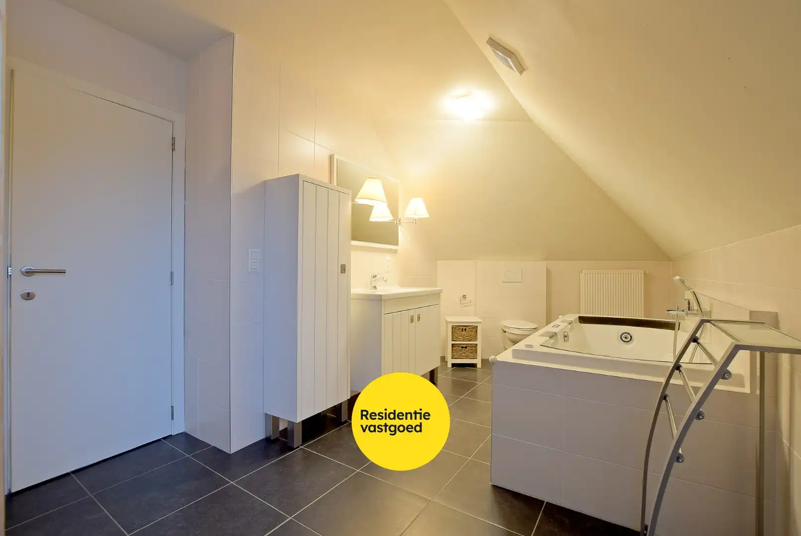 Instapklaar duplex appartement met uitzicht op het water te Nieuwpoort.  foto 6