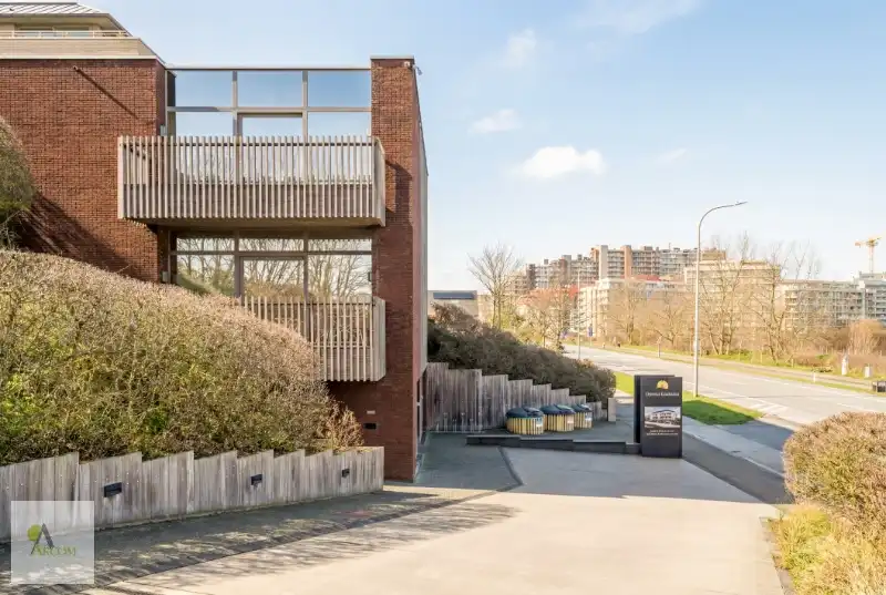 Ontdek dit uniek en zeer ruim duinen appartement (110m² netto bew.opp + terras 15 m²) op 250 meter van het strand en beslist op één van de mooiste locaties aan de westkust! foto 8