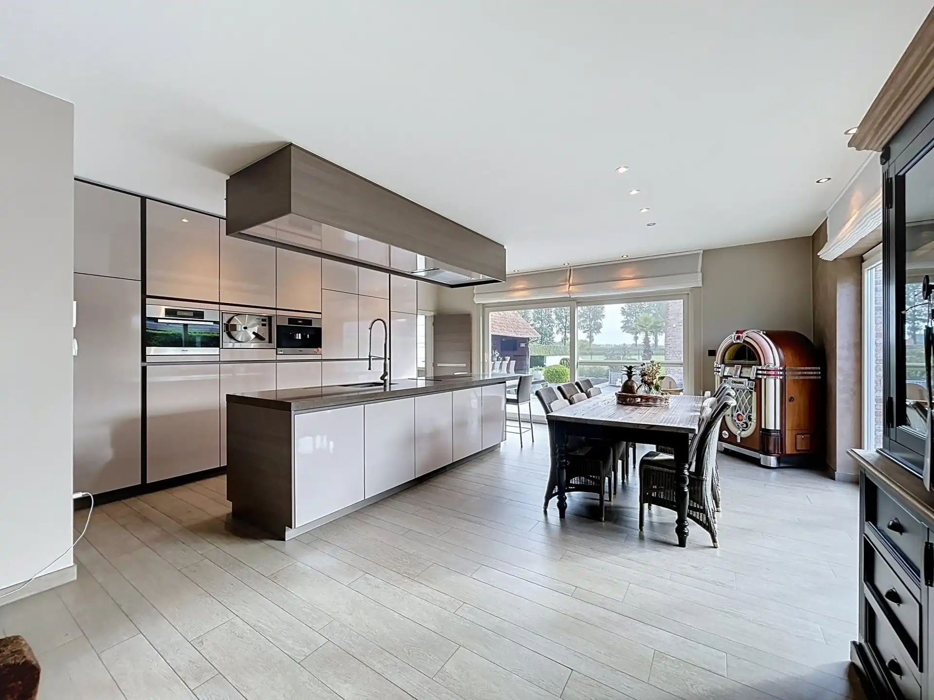Energiezuinge open bebouwing met 5 slaapkamers, magazijn, zwemvijver en poolhouse op perceel van 1188m² foto 9