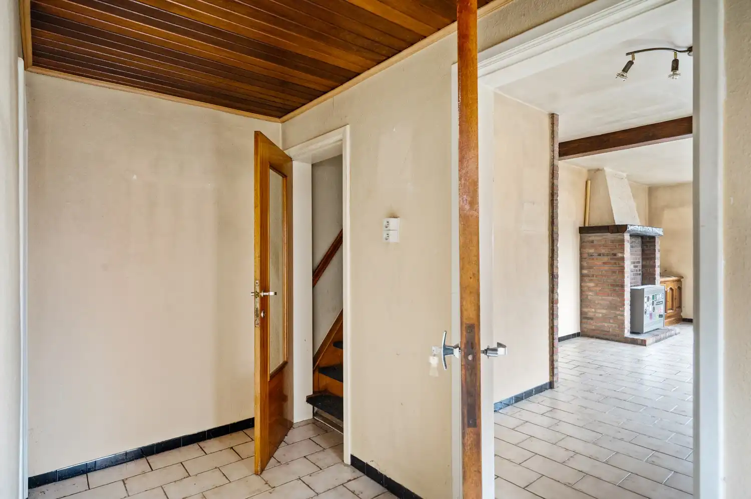 Te renoveren woning met 2 slpkrs te Beerzel foto 8