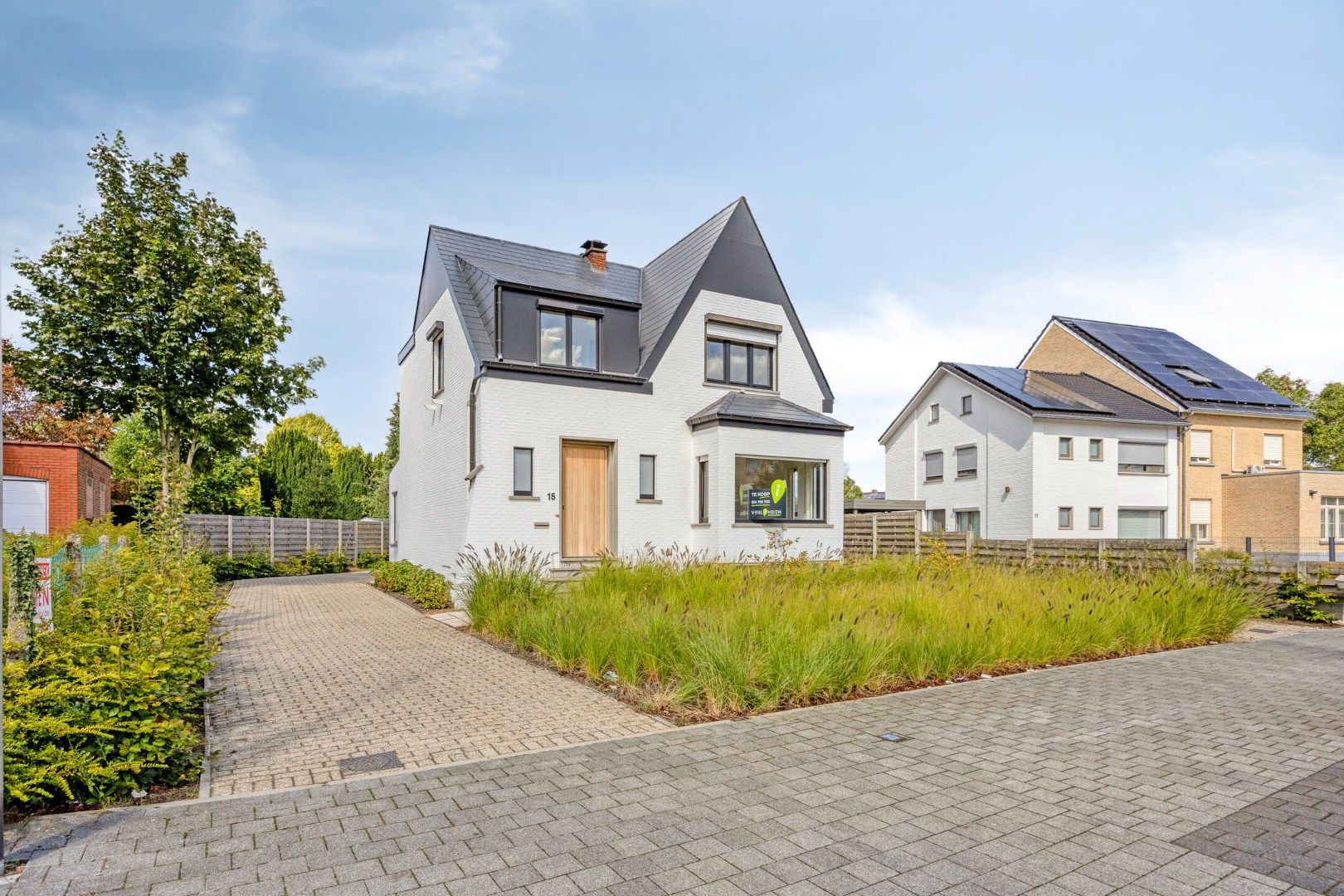 Gerenoveerde woning met 3 slpks, ruime tuin en inpandige garage in Tessenderlo-Ham !