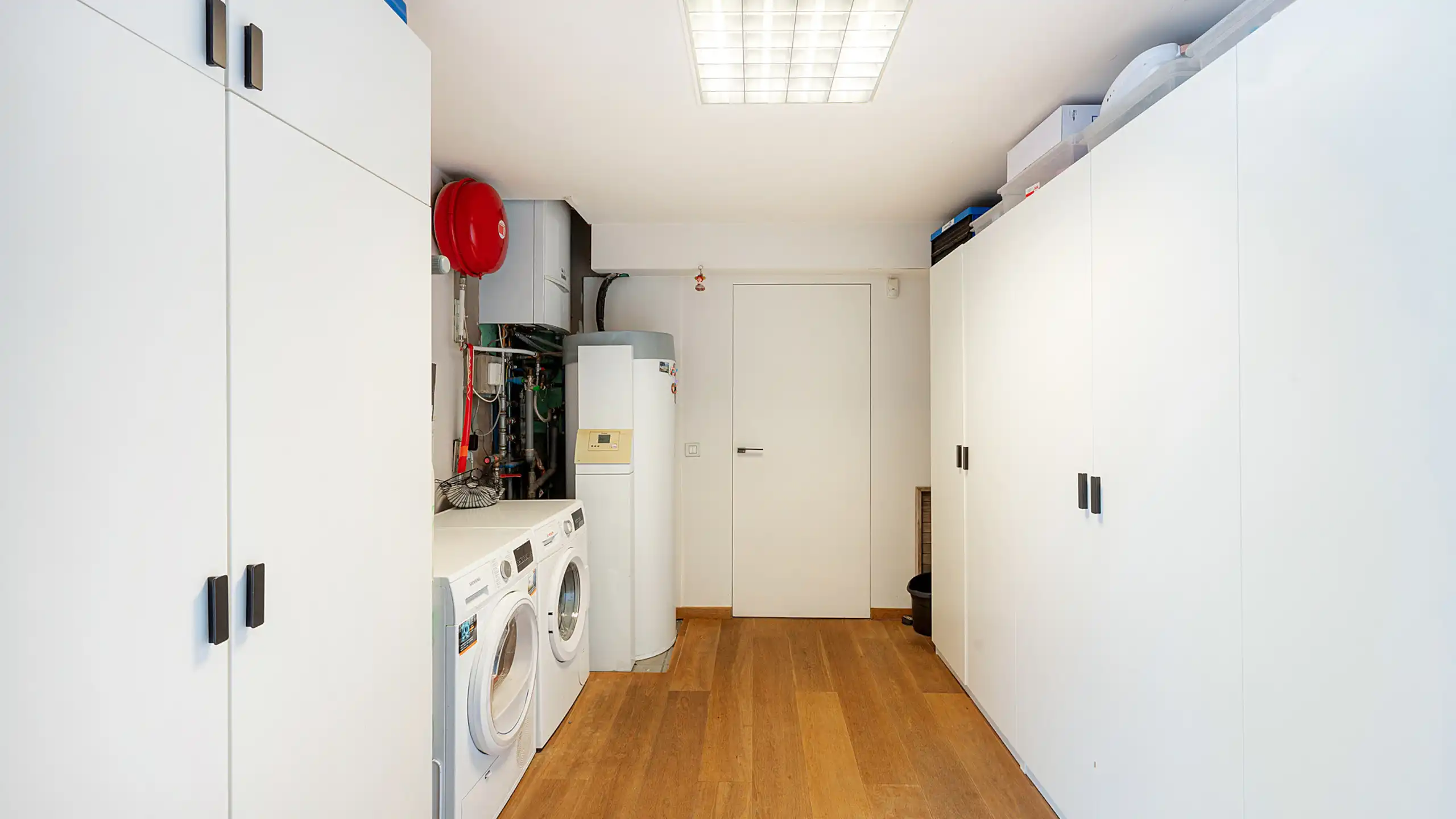 Vrijstaande woning met open zichten over de Damse polders foto 25