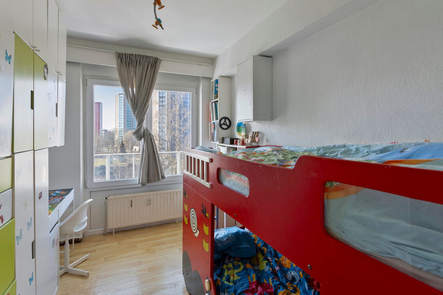 Instapklaar appartement met 2 slaapkamers en ruim terras  foto 13