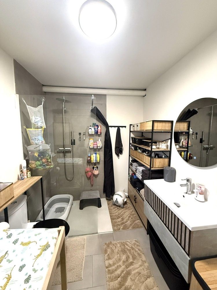 Charmante duplex met vernieuwde keuken, airco, berging en ruim dakterras in Lanaken foto 5