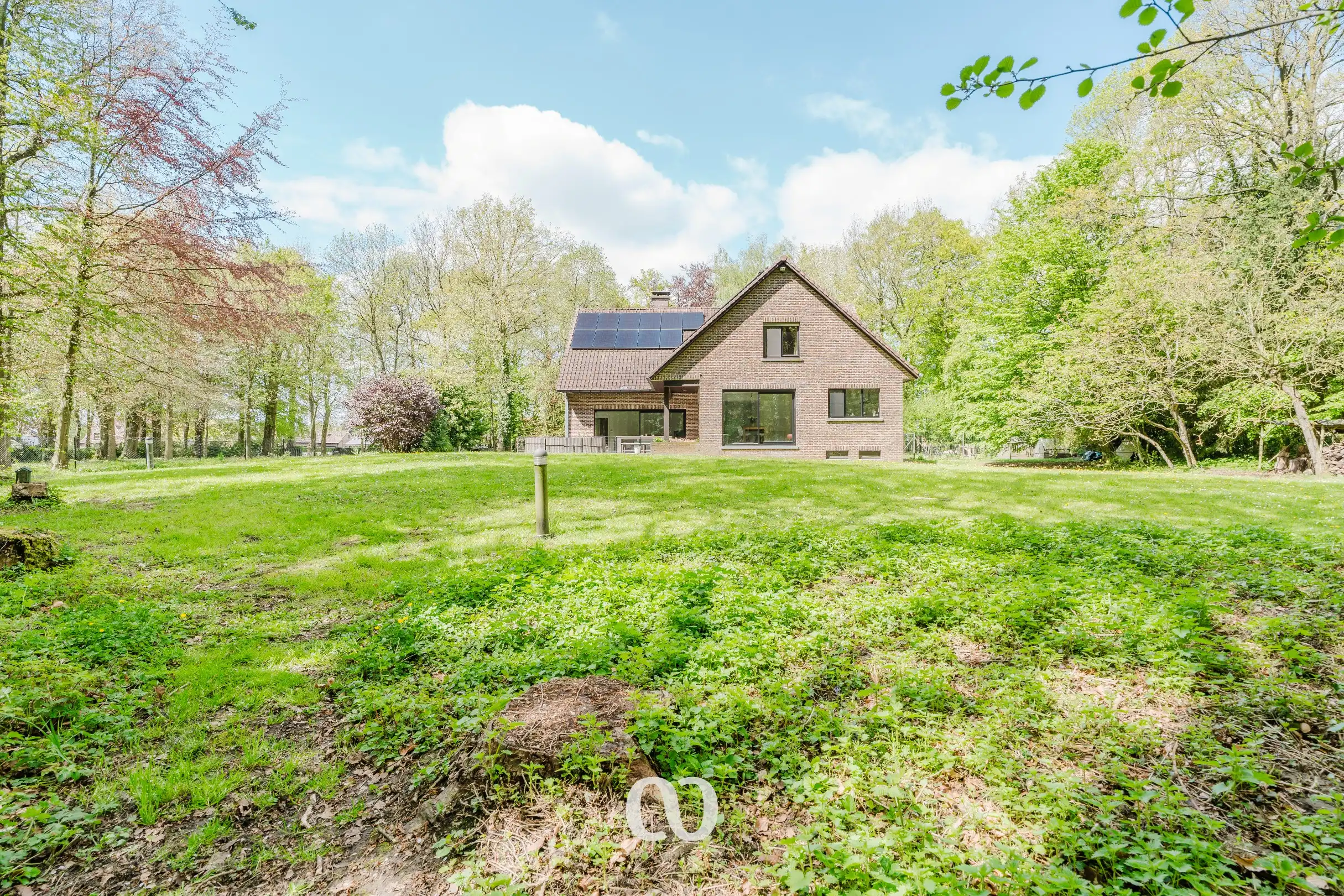 Uitzonderlijk gelegen woning op 5.000 m² met 5 slaapkamers en volledige privacy foto 1