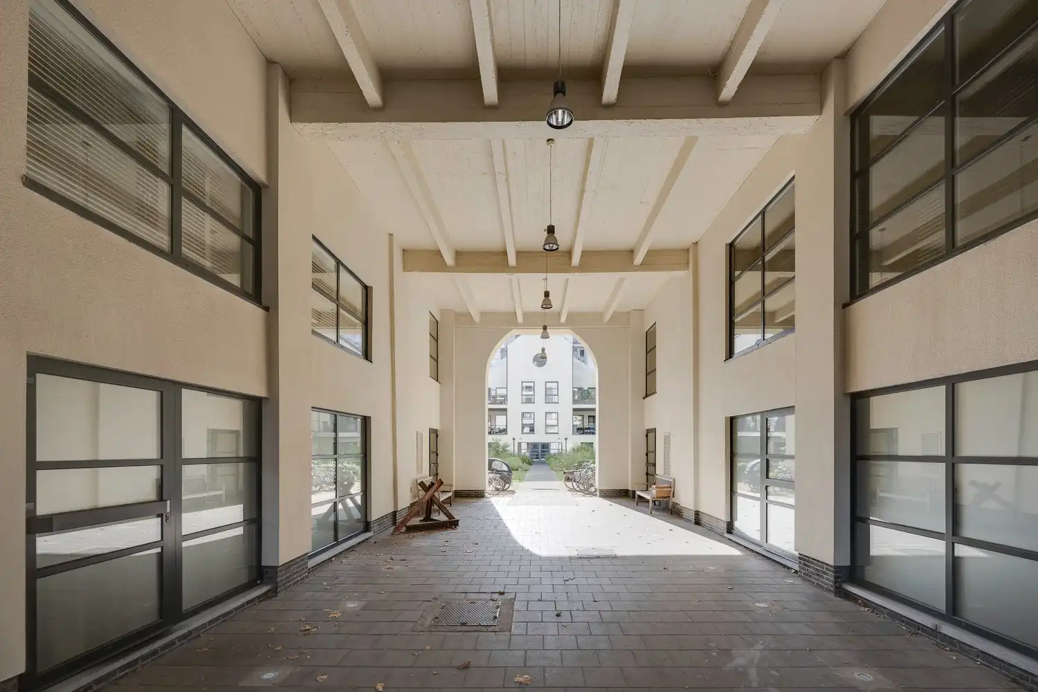 Ruime loft met 5 slaapkamers! foto {{pictureIndex}}