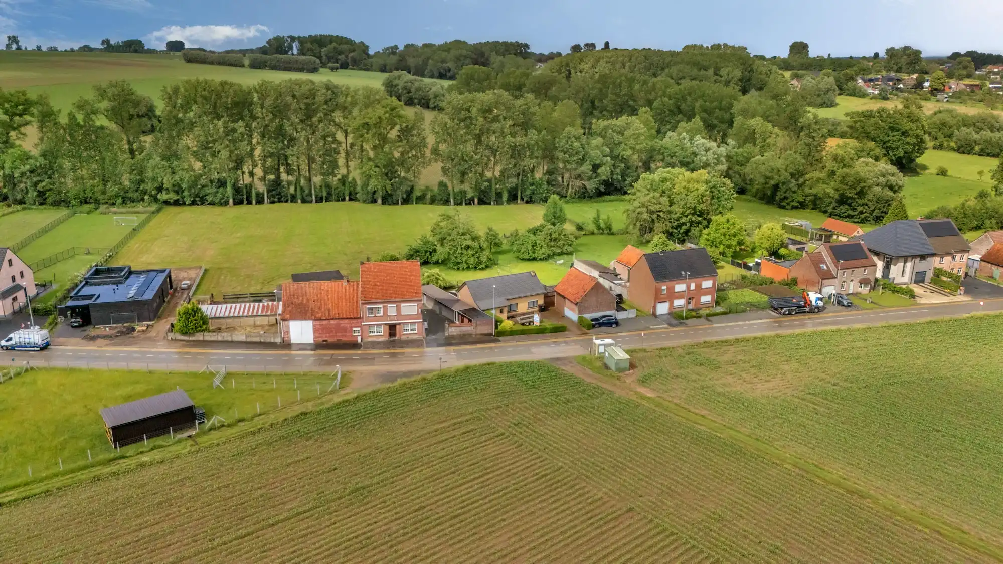 Woning op landelijke ligging met opslagplaats foto 21
