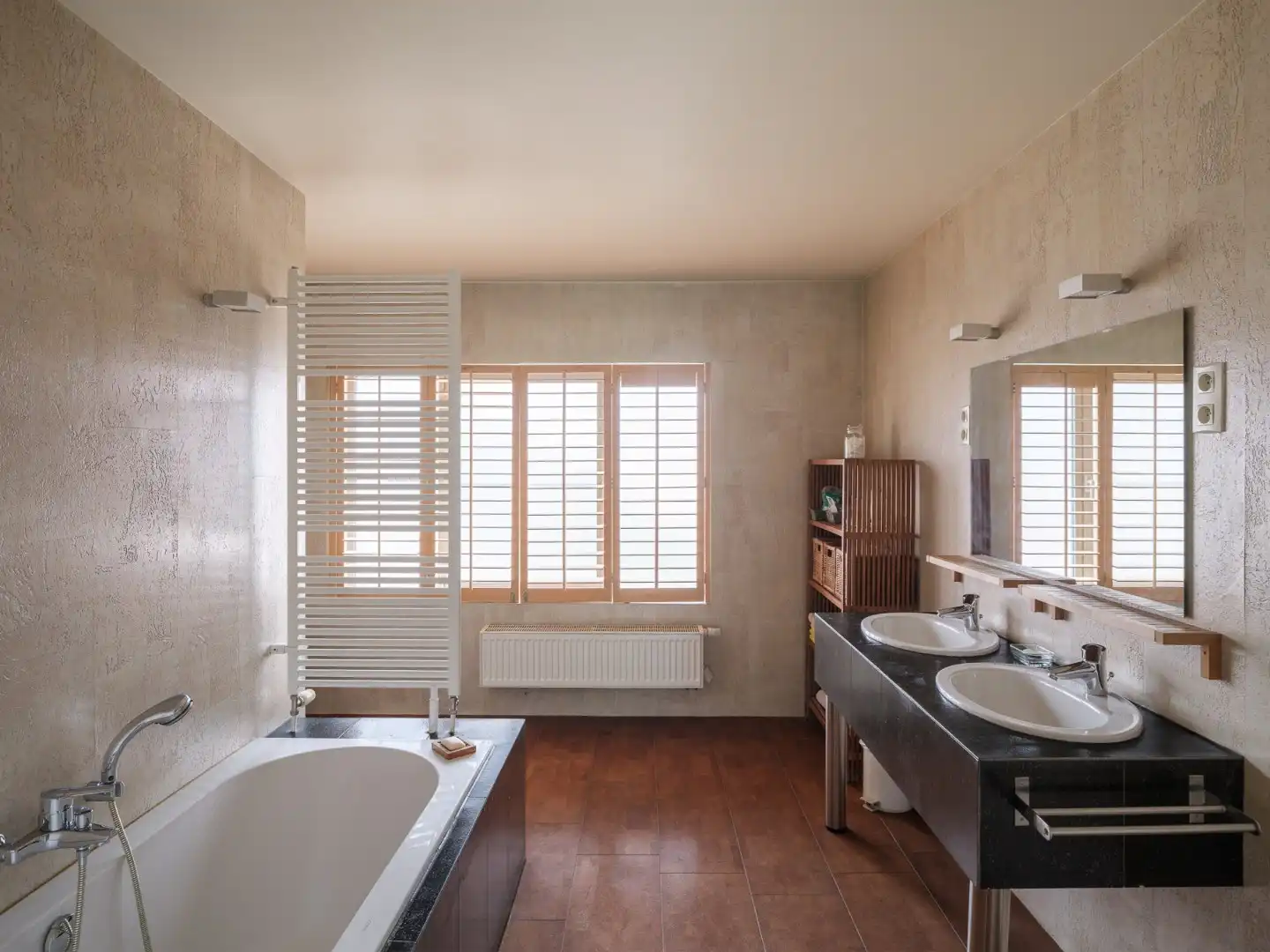 Instapklare woning met overvloedig licht en prachtige tuin foto 11