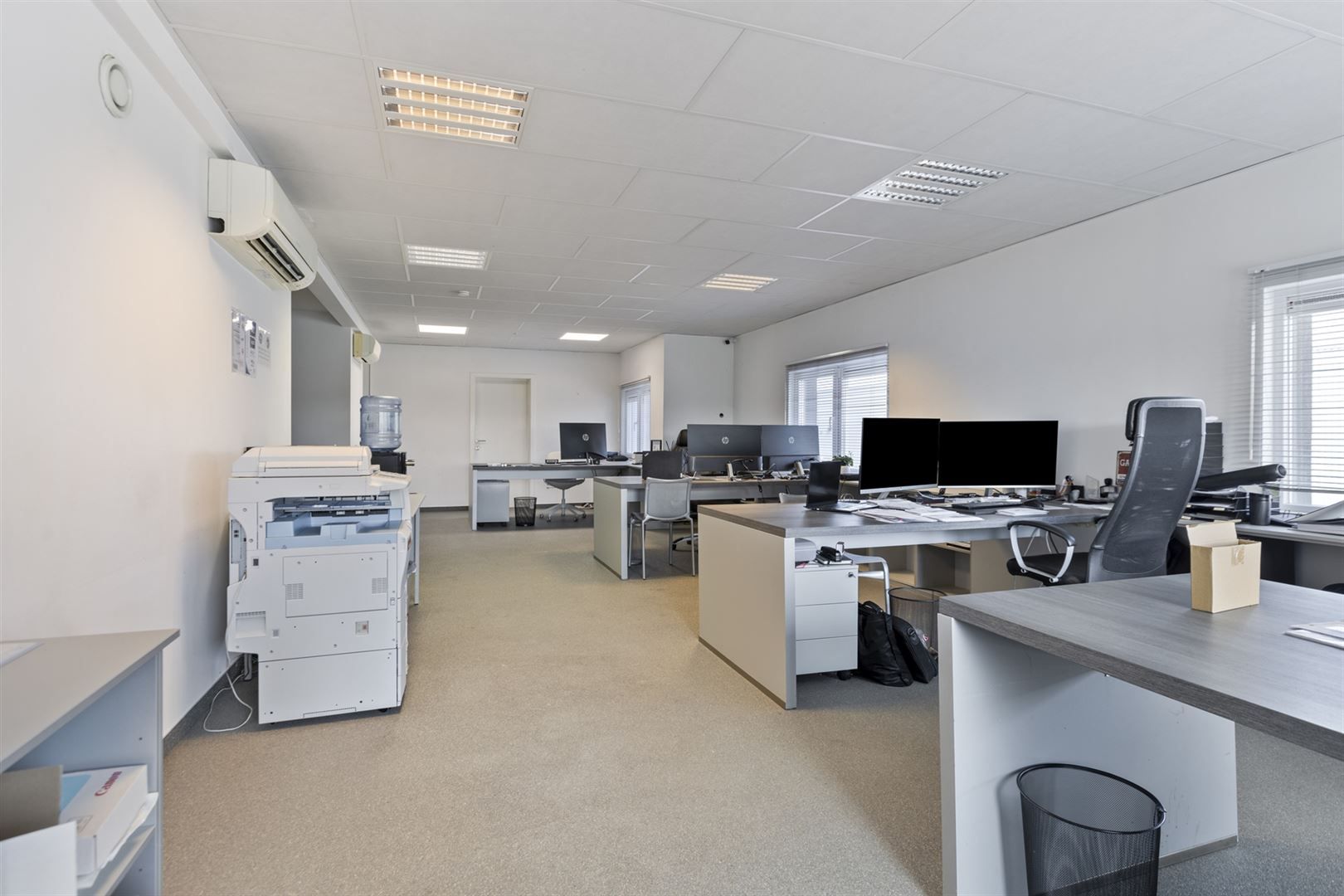 TE HUUR: Bedrijfsgebouw met kantoren te Houthalen! foto 12