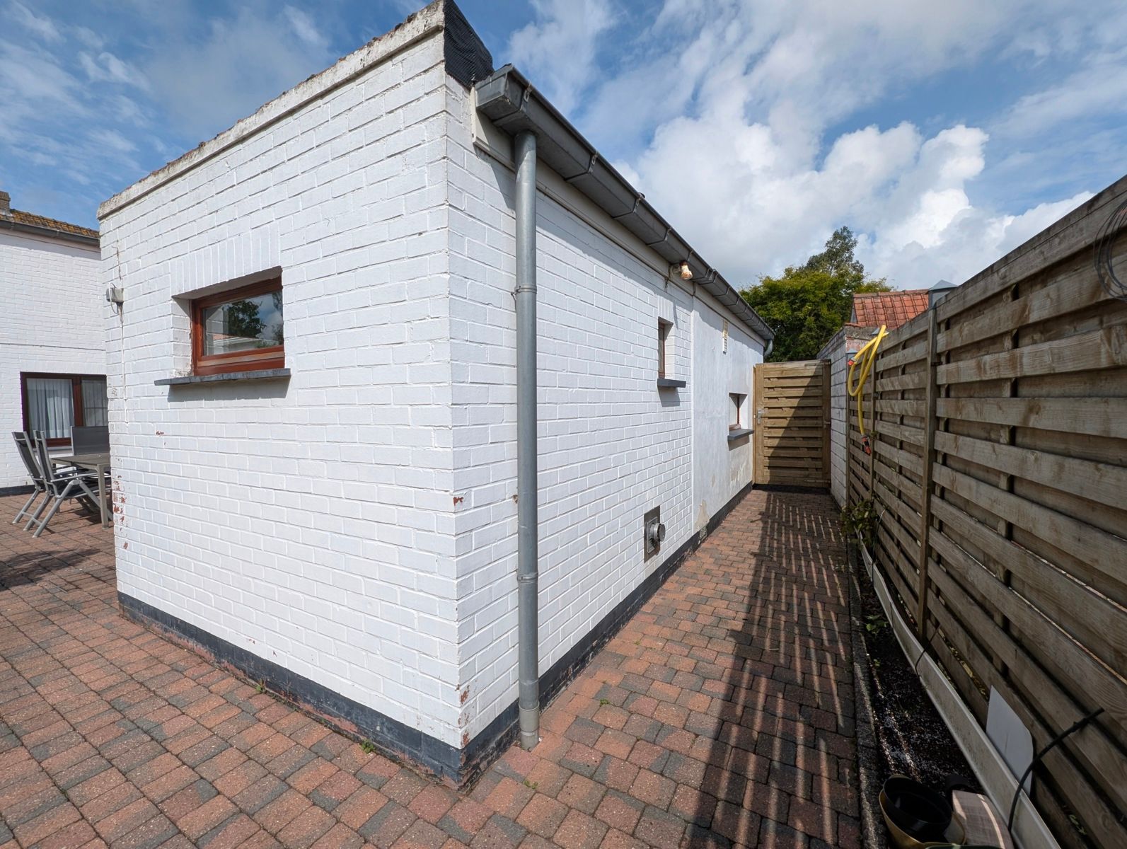 Vrijstaande villaatje met nieuwe keuken & badkamer. (op 519m² grond) foto 24