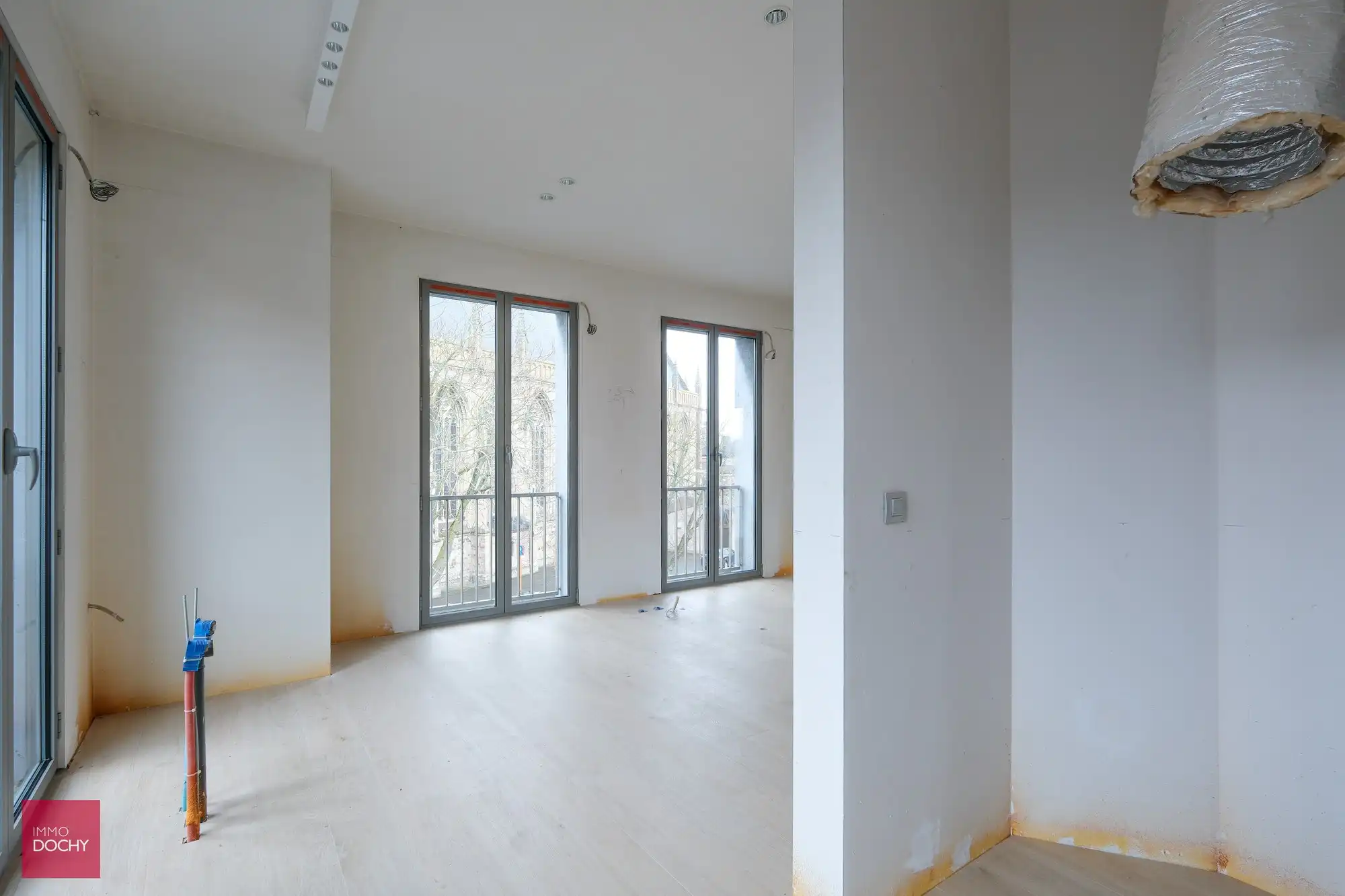 Heel ruime stadswoning met kantoren en tuin foto 17