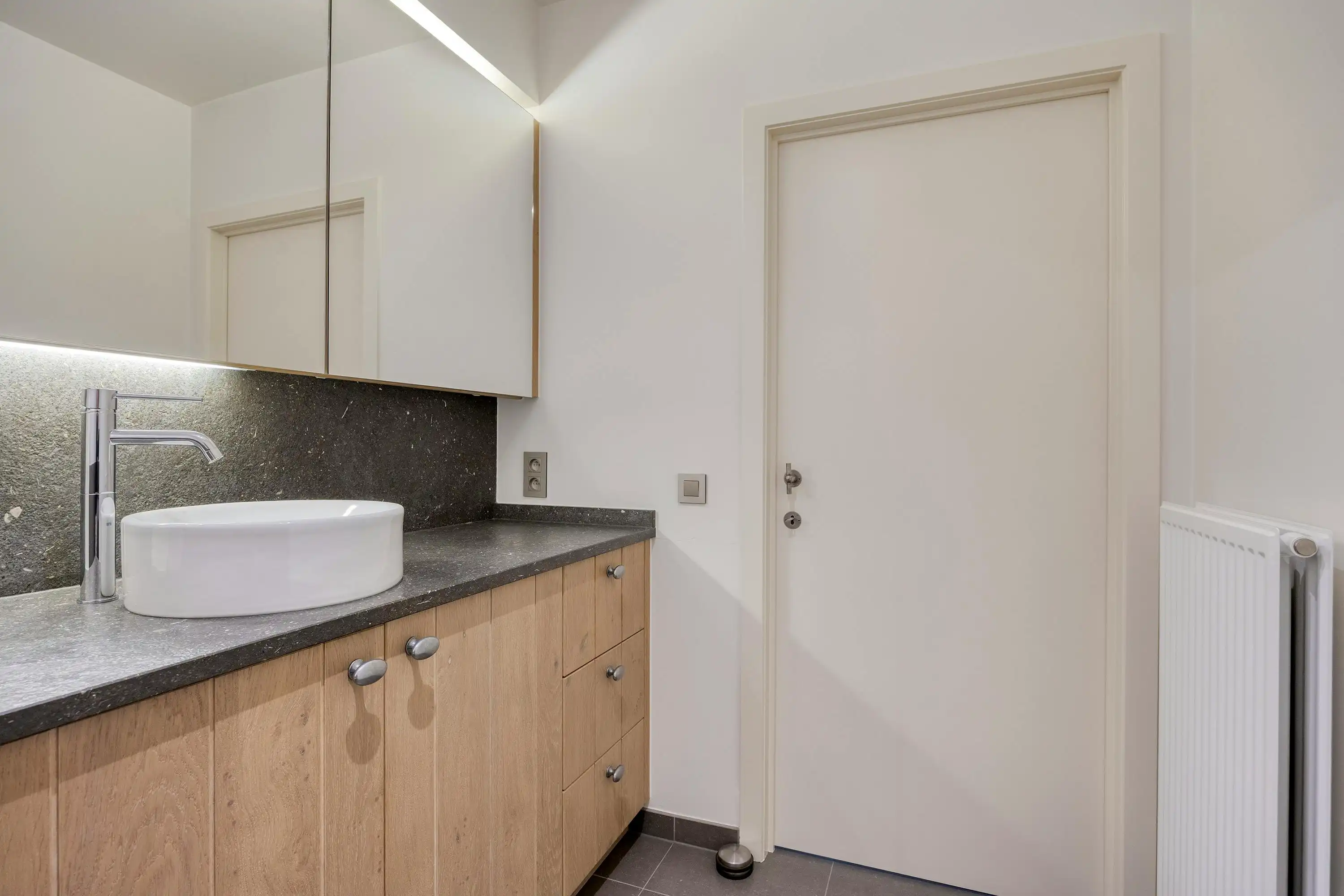 Mooi parkappartement met 2 slaapkamers, garage en 2 kelders foto 14