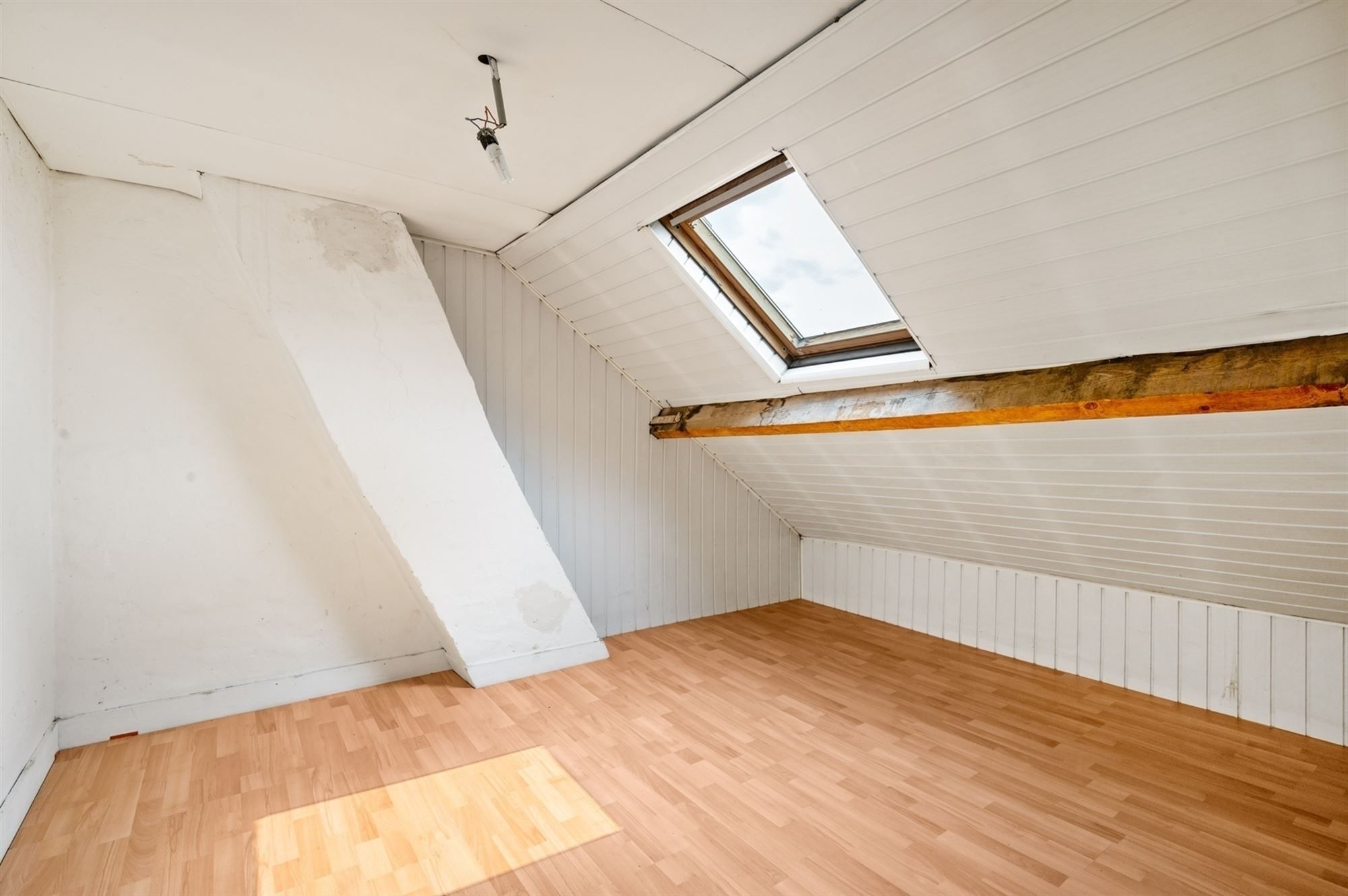 Grotendeels gemoderniseerde woning te Lier foto 14