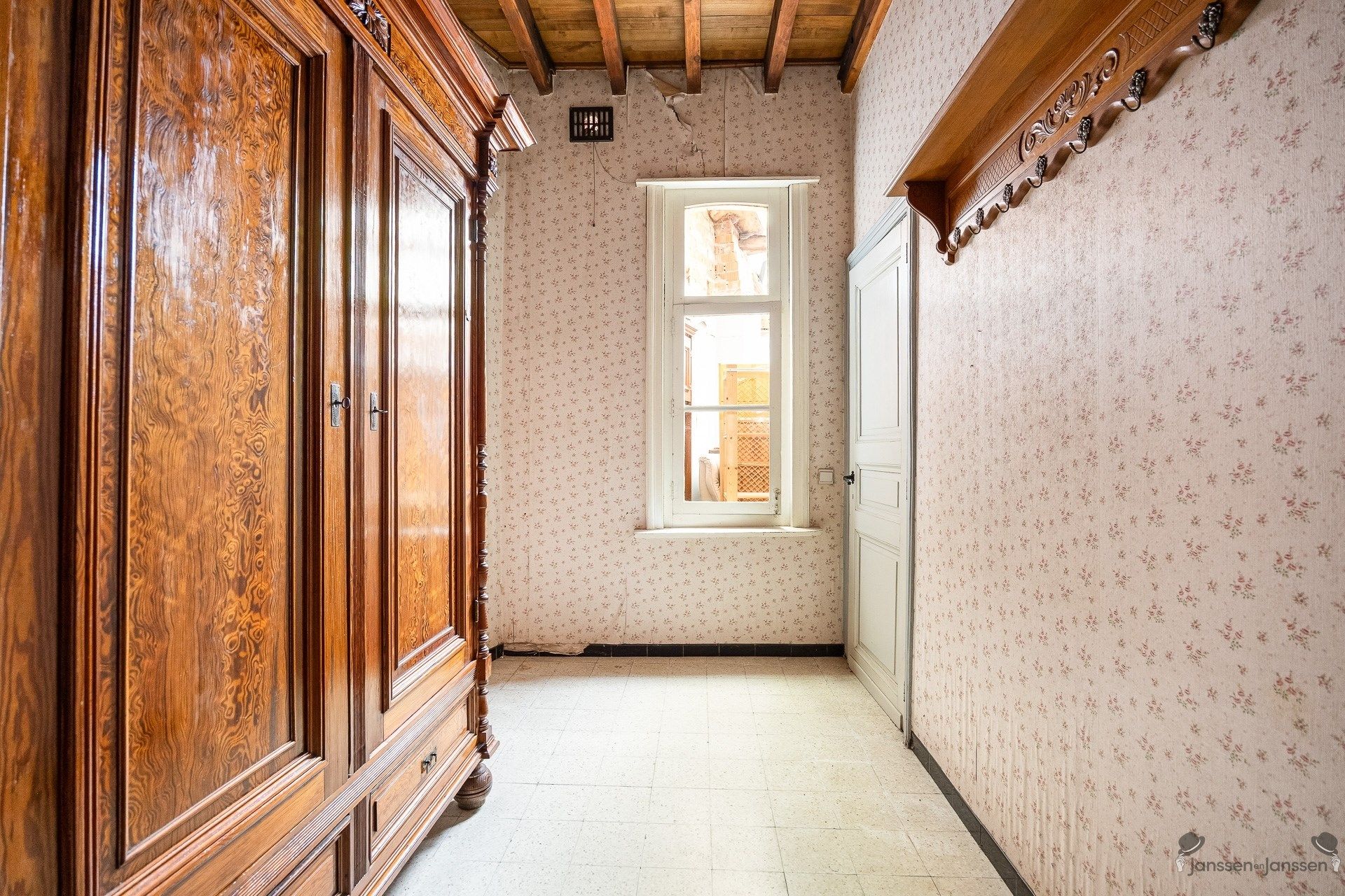 Authentieke woning met karakter in het hart van Sint-Lenaarts foto 12