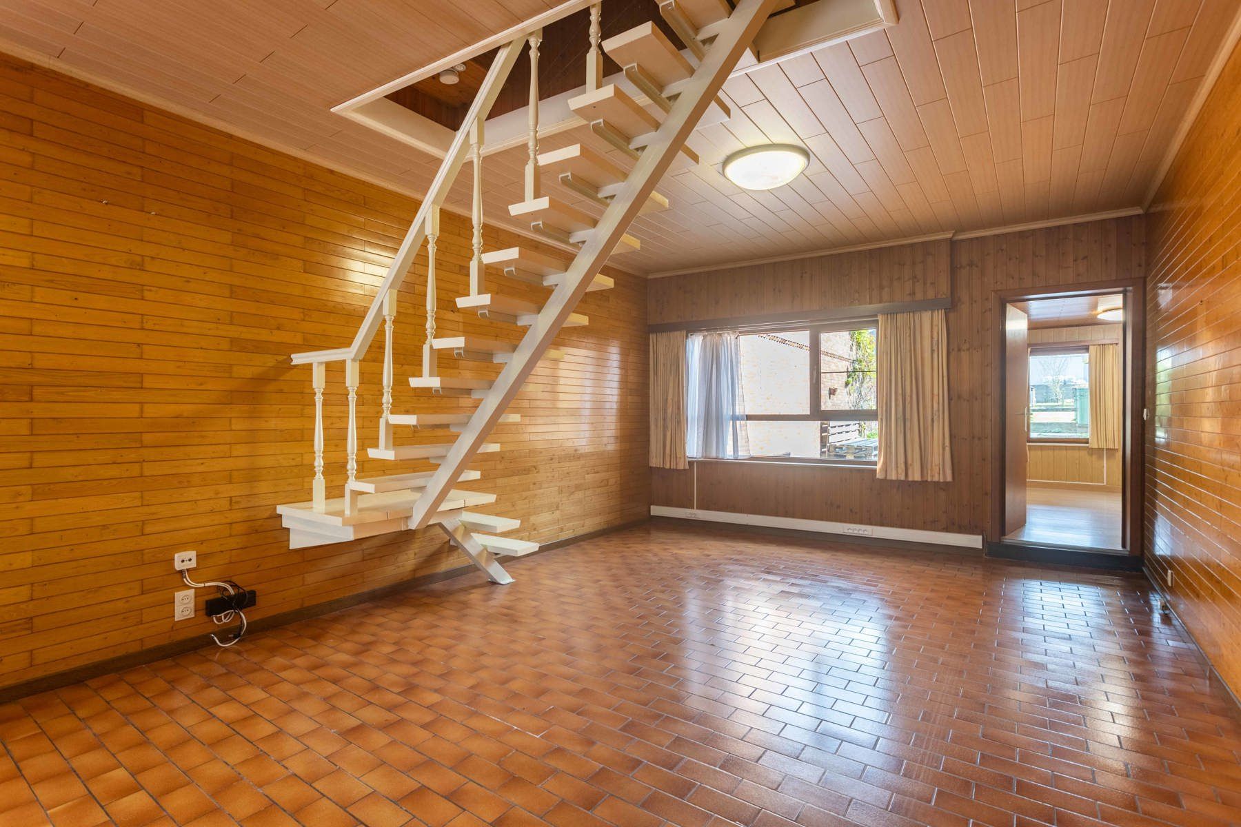 Goed onderhouden woning met garage te Aalst!  foto 6