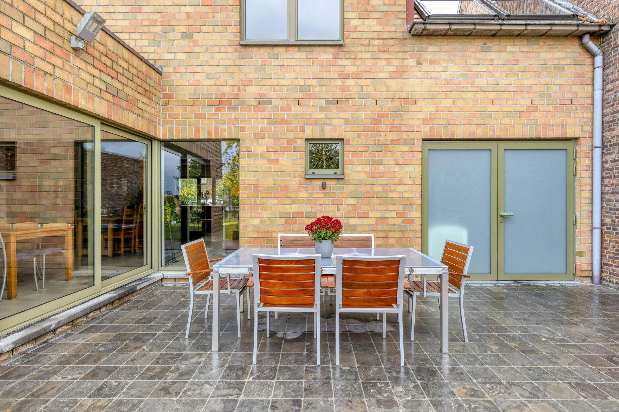 Ruim huis met 5/6 slaapkamers, garage en tuin in Boom foto 25