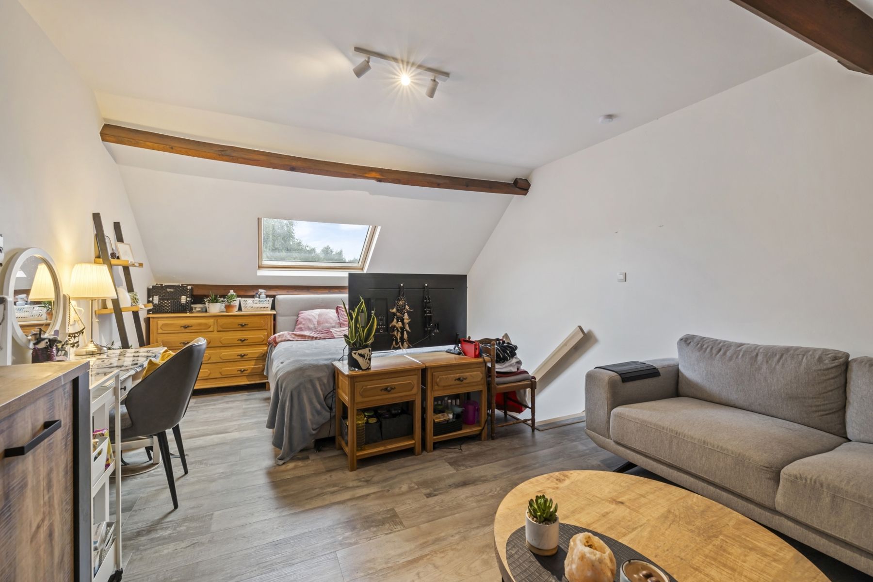 Energiezuinige, gerenoveerde rijwoning met tuin foto 14