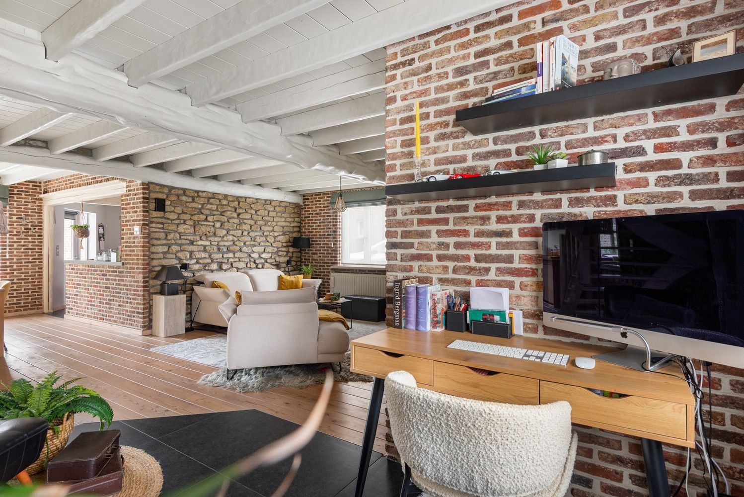 Instapklare woning met 3 slaapkamers en prachtige tuin te Walem foto 7