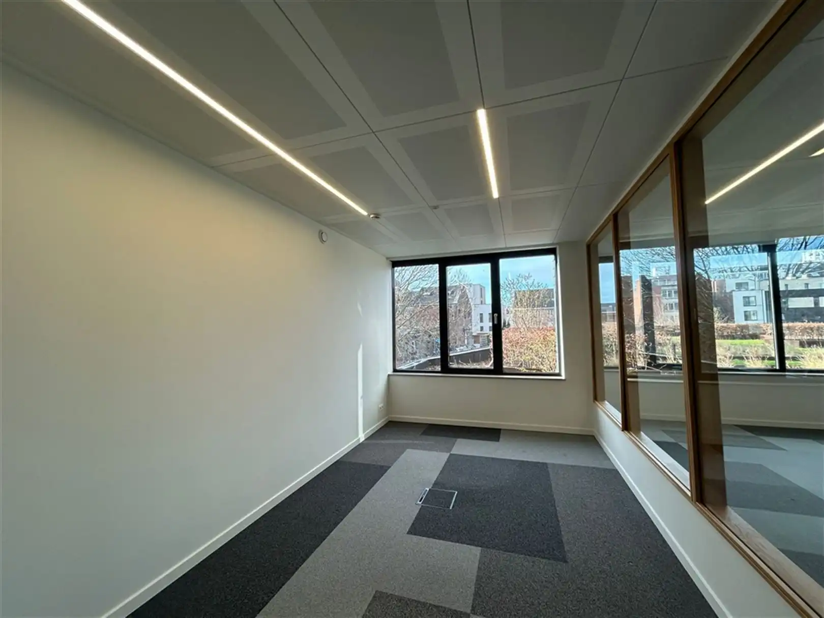 Volledig rerenoveerde kantoren te huur vanaf 150 m² foto 19