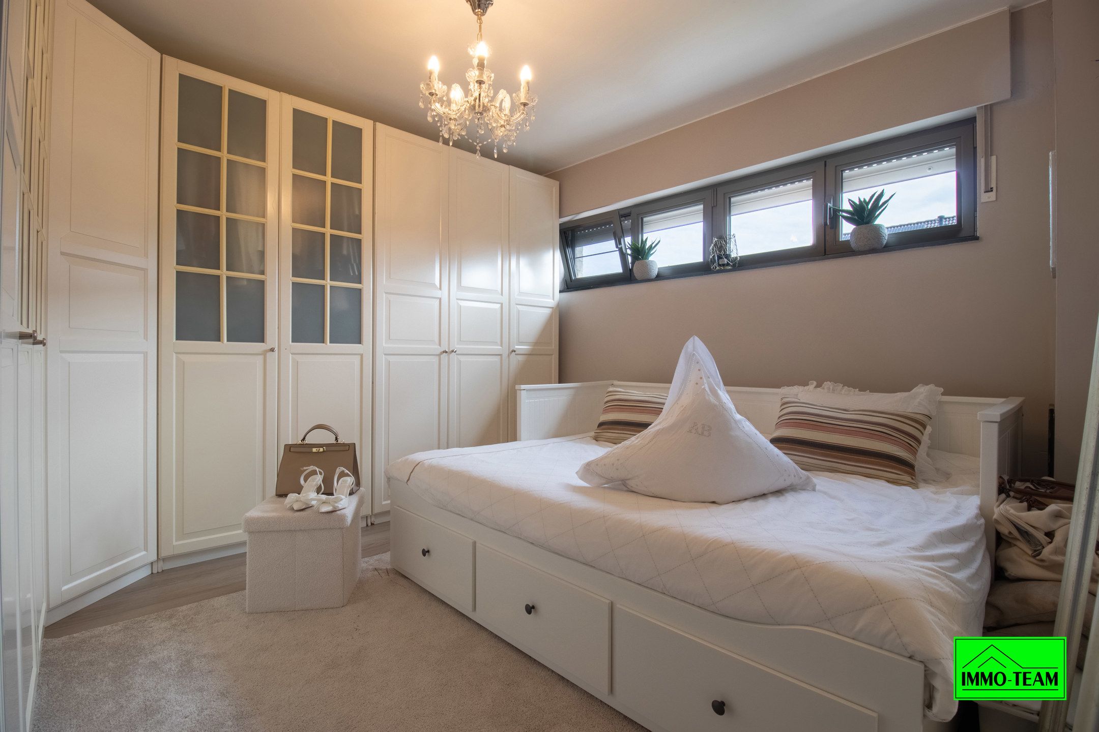 Instapklare gezinswoning met royale woonruimte en luxe  foto 13