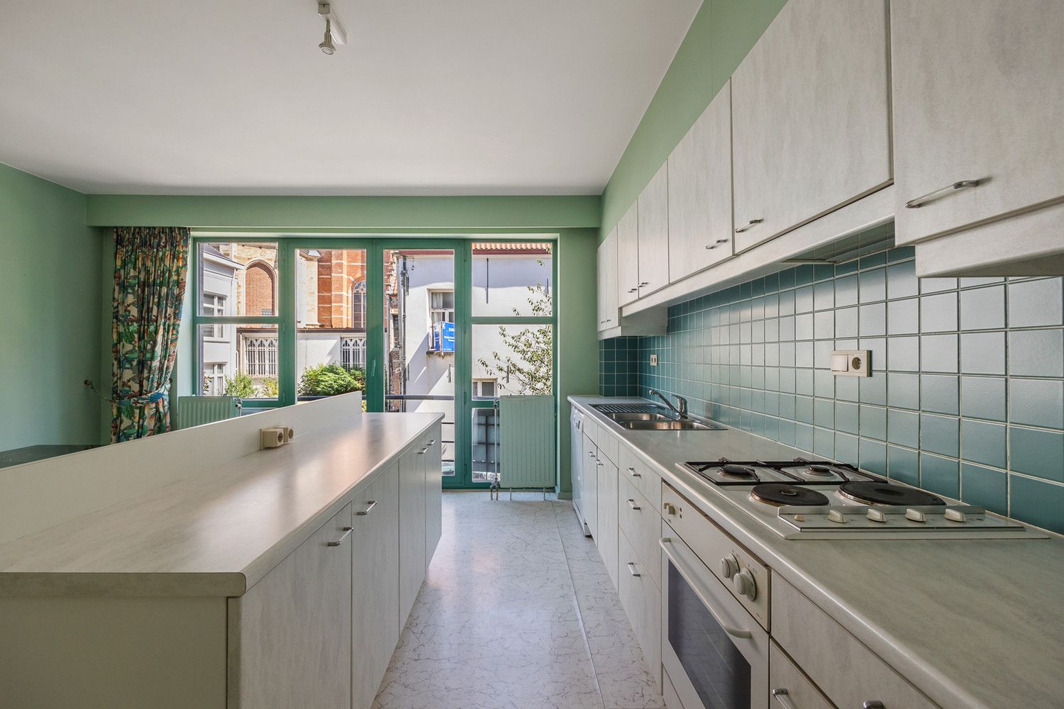 Ruime stadswoning met prachtige tuin, garage én praktijkmogelijkheid in hartje Antwerpen – Sint-Andries foto 13