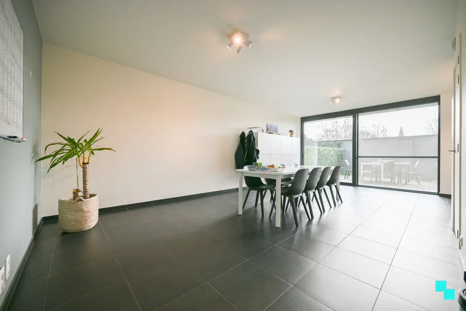 Residentieel gelegen gelijkvloers appartement te Izegem, Bosmolens foto 8