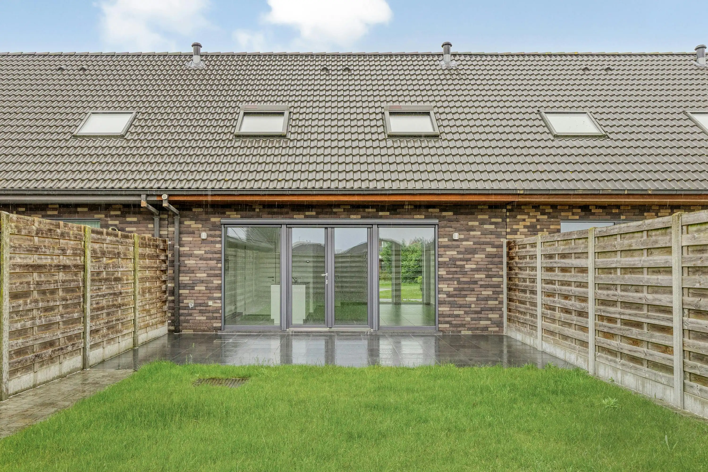 Instapklare en lichtrijke woning met tuin in Rumbeke te koop foto 24