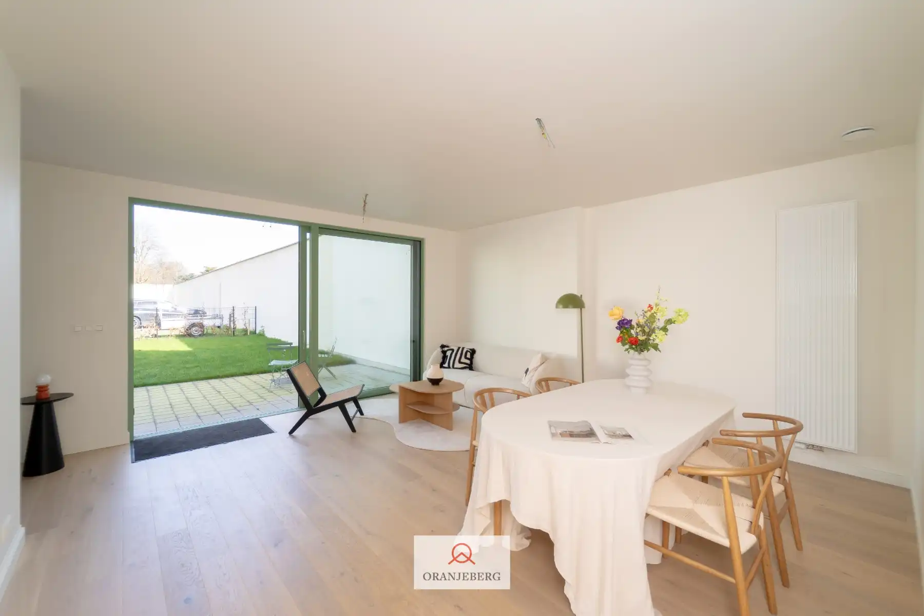 Ruime woning met 4 slpk's en tuin foto 6