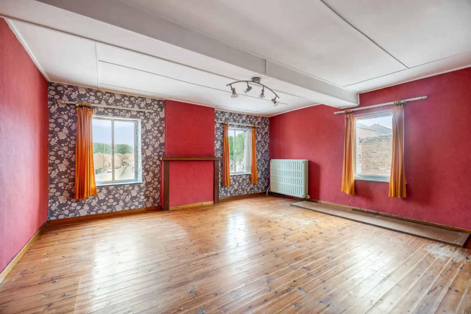 Hoevewoning met binnenkoer, stallingen en grote opslagruimte foto 12