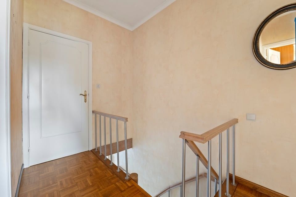 CHARMANTE, INSTAPKLARE WONING MET 3 SLAAPKAMERS, GROTE ZOLDER EN GEEZELLIGE BUITENRUIMTE foto 27