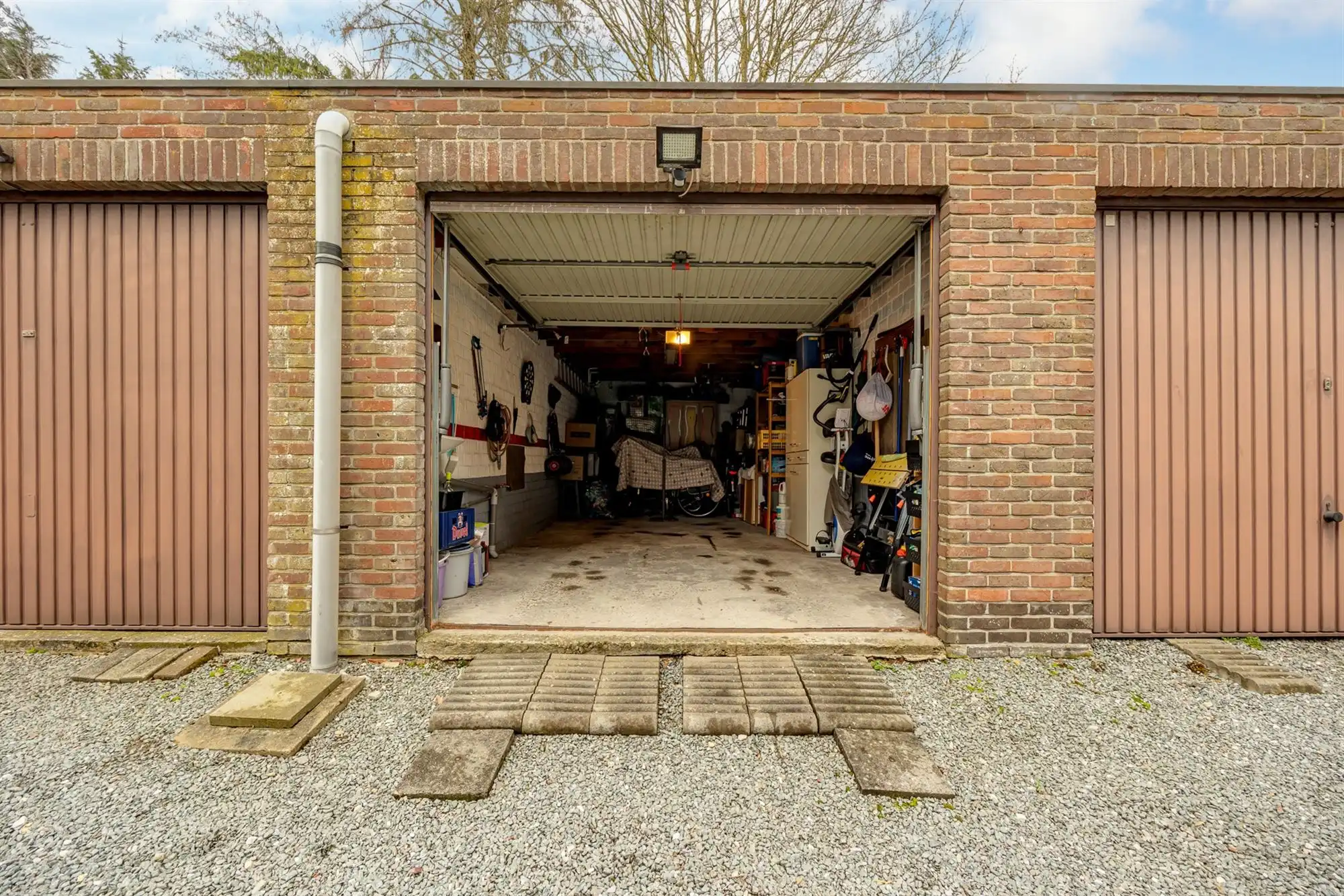 Instapklaar appartement met terras en garage foto 18