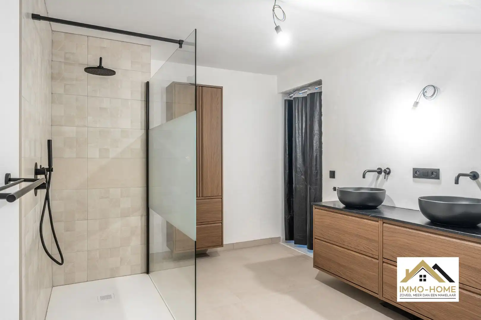 Volledig gerenoveerde woning met agrarisch uitzicht! foto 5