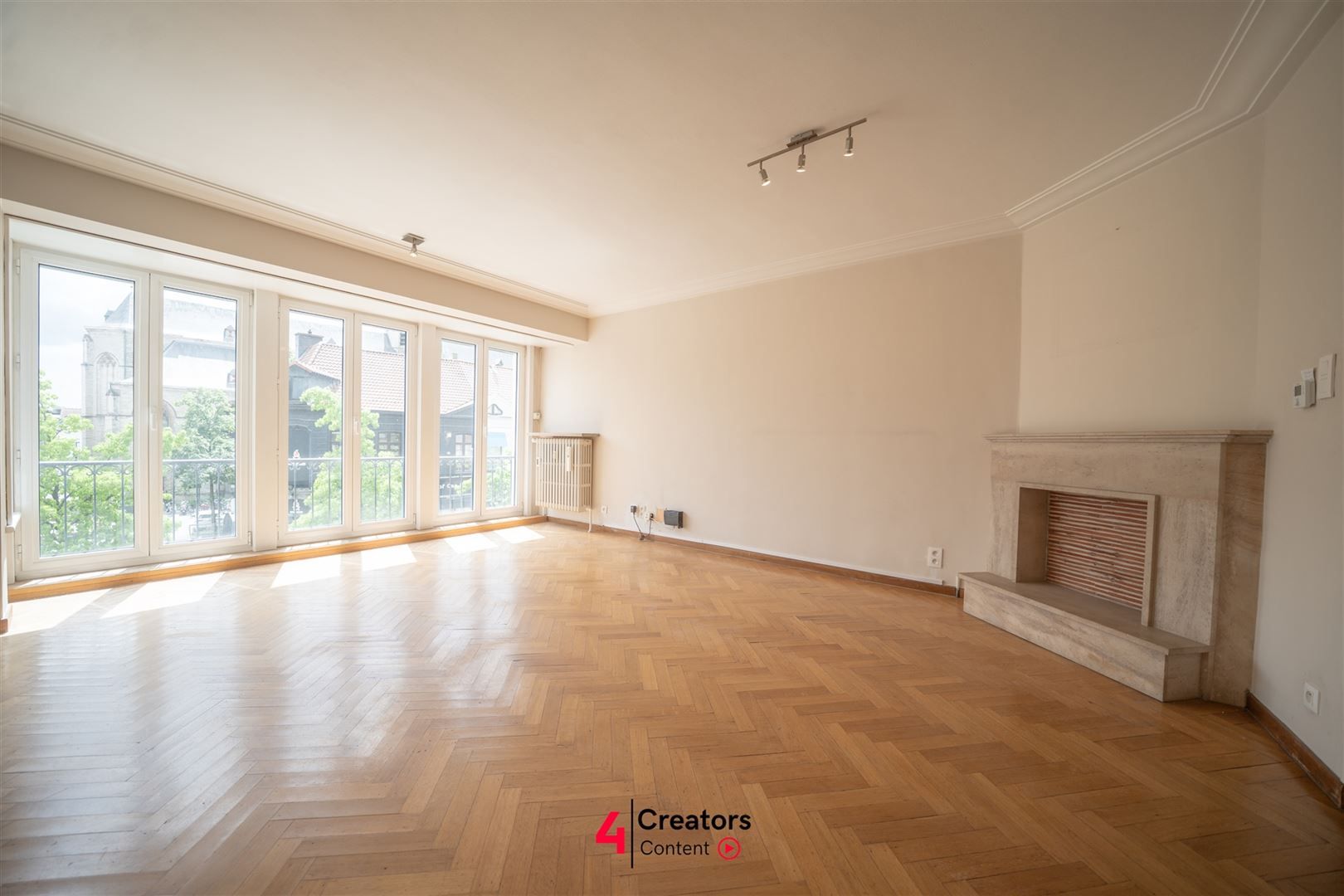 Stijlvol appartement in het bruisende hart van Sint-Niklaas! foto 2