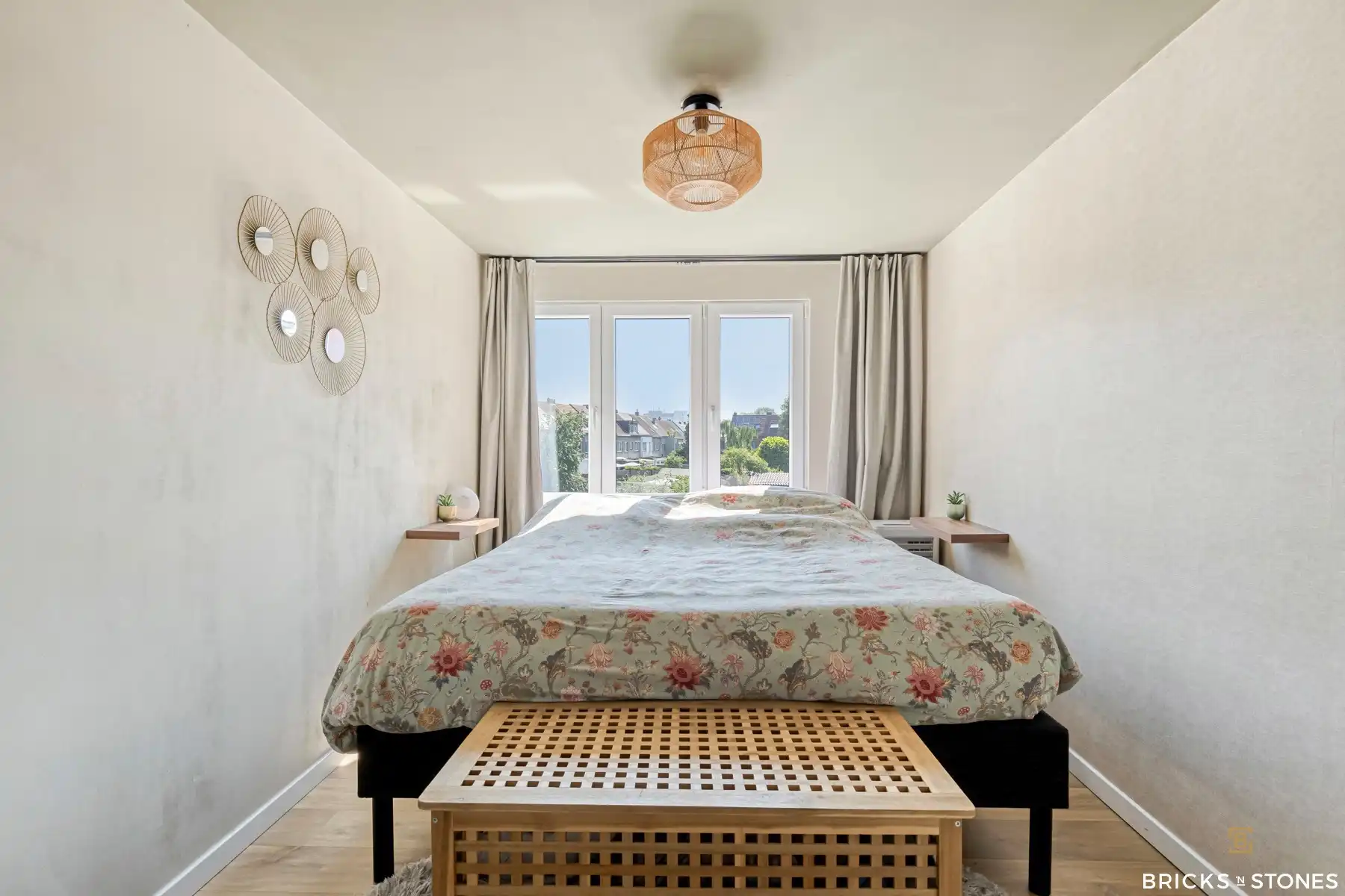 Leuke instapklare woning met 4 slpkms en tuin foto 16