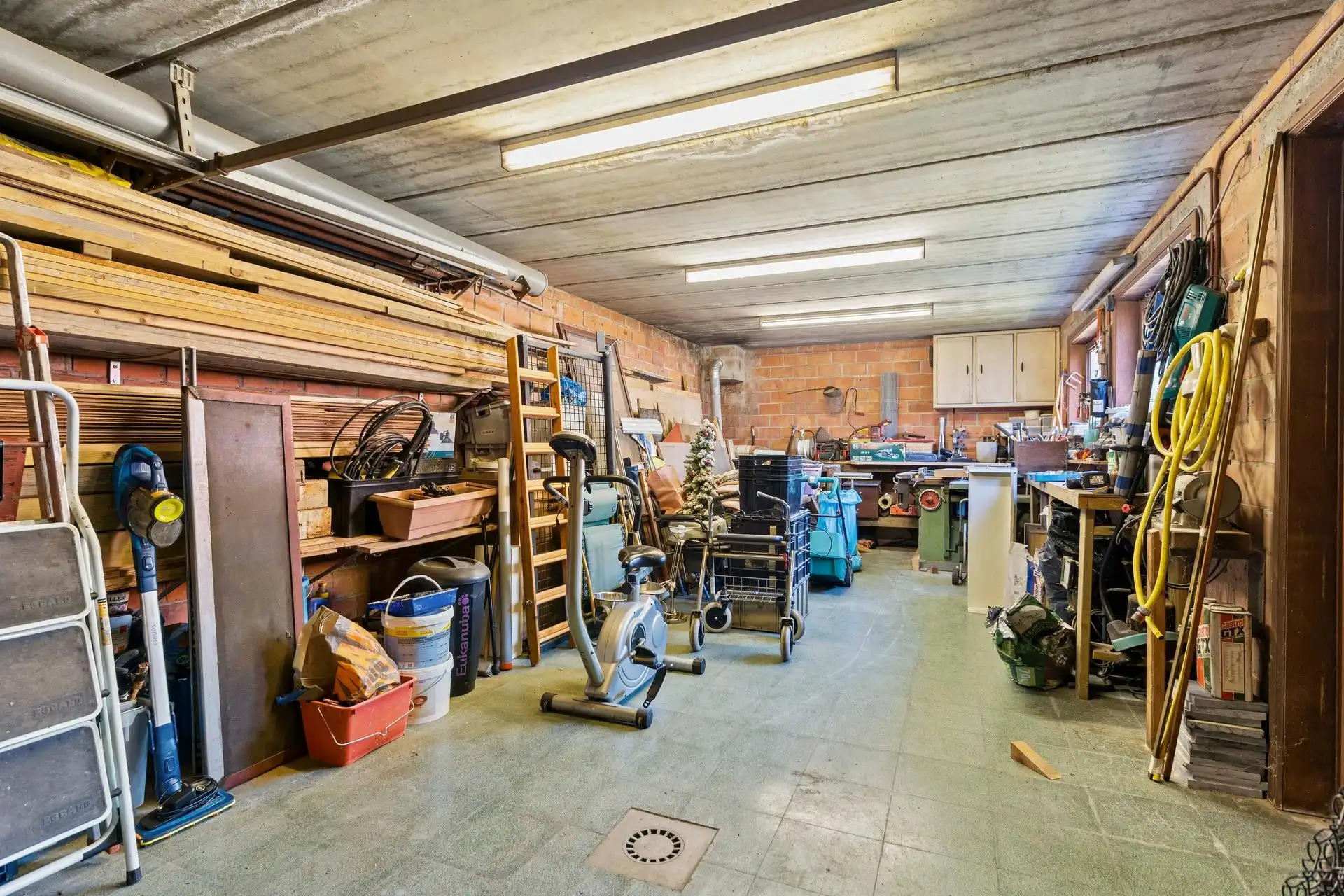 Zeer ruime bungalow met grote zolder, op een perceel van 520 m² met 2 garages, in een rustige straat nabij centrum Hamme foto 20