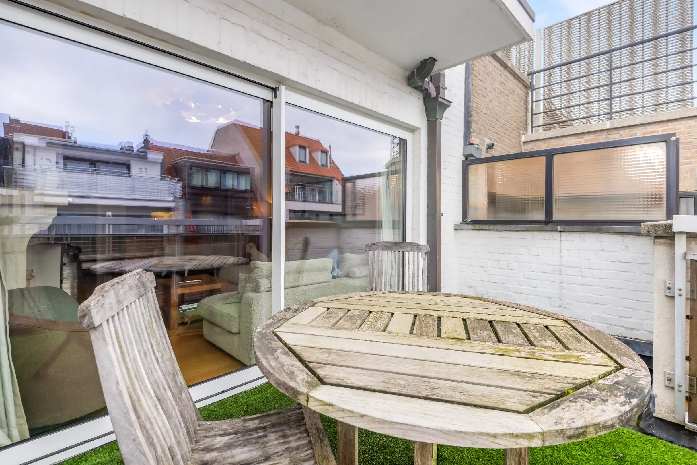 Penthouse rustig gelegen vlakbij de Dumortierlaan en de Zoutelaan.  foto 14