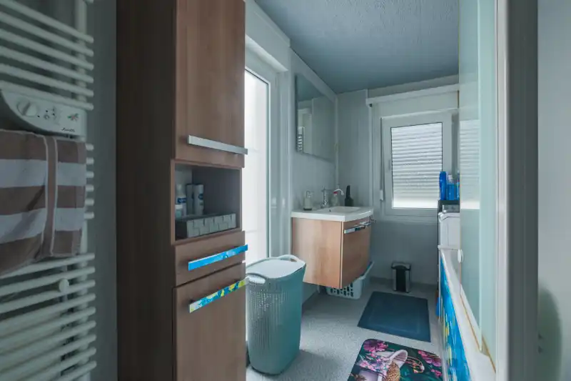 Rustig gelegen woning met 3 slaapkamers en tuinterras op een steenworp van het albertpark en de Leieboorden. foto 10
