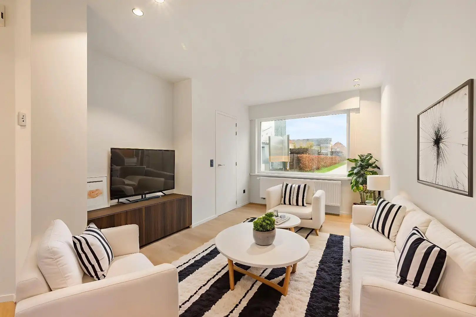 Instapklare halfopen woning met 3 slaapkamers en zuidgerichte tuin in Ledegem foto 4