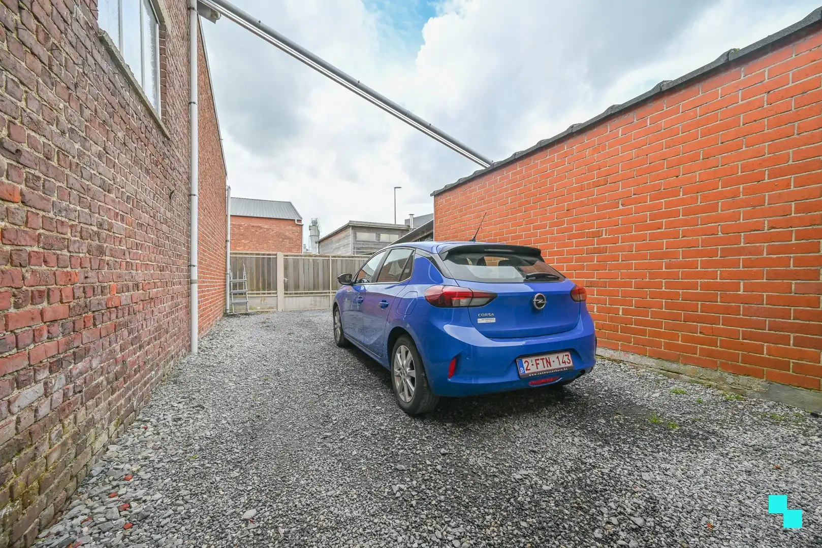 Gelijkvloerse woning met uitweg achteraan in Wielsbeke foto 12