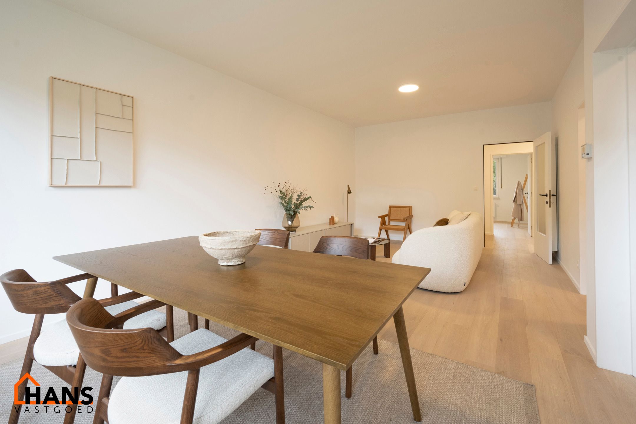 Gerenoveerd gelijkvloers appartement met 2 tuinen en garage. foto 10