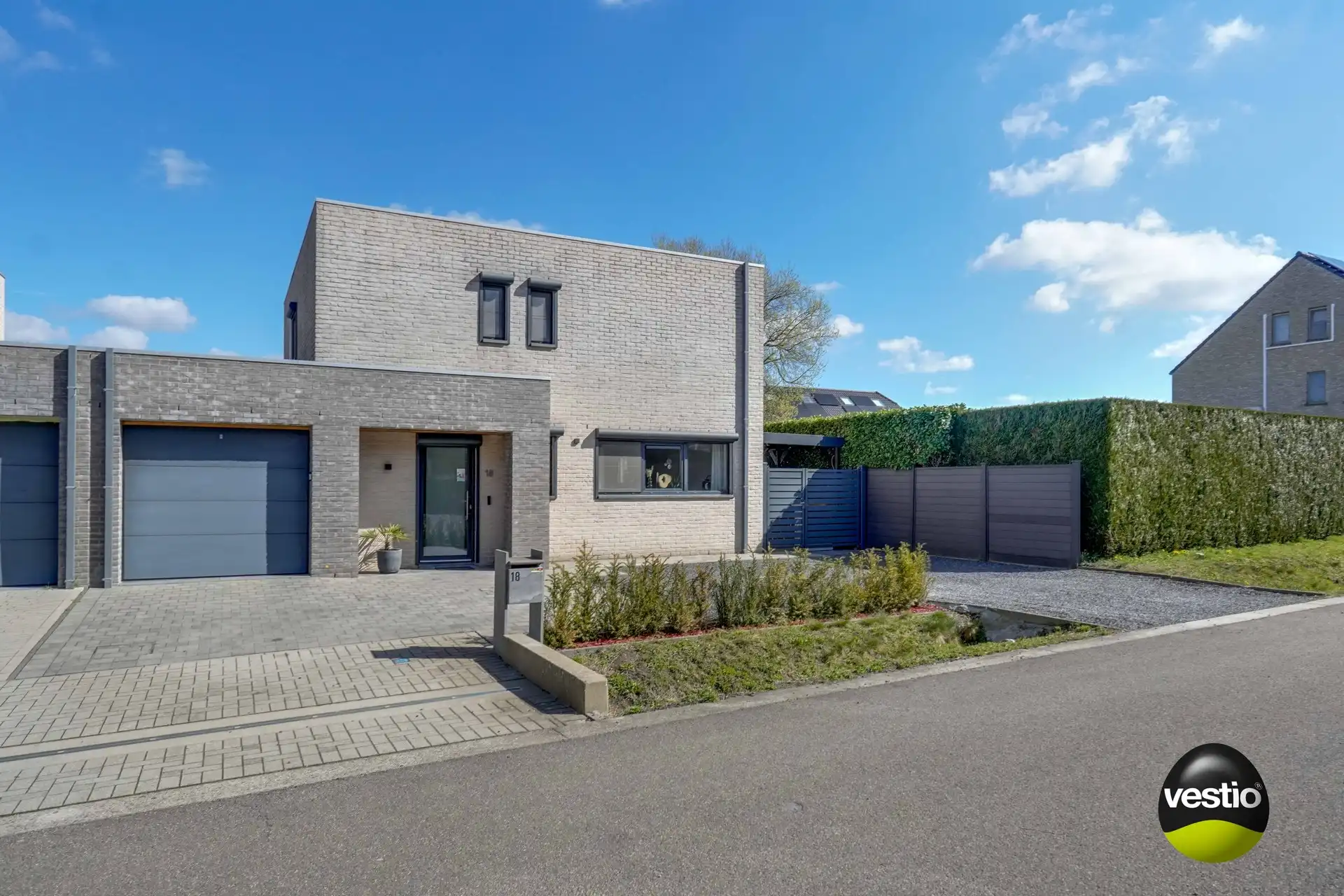 ENERGIEZUINIGE WONING MET 4 SLAAPKAMERS IN DOODLOPENDE STRAAT foto 31