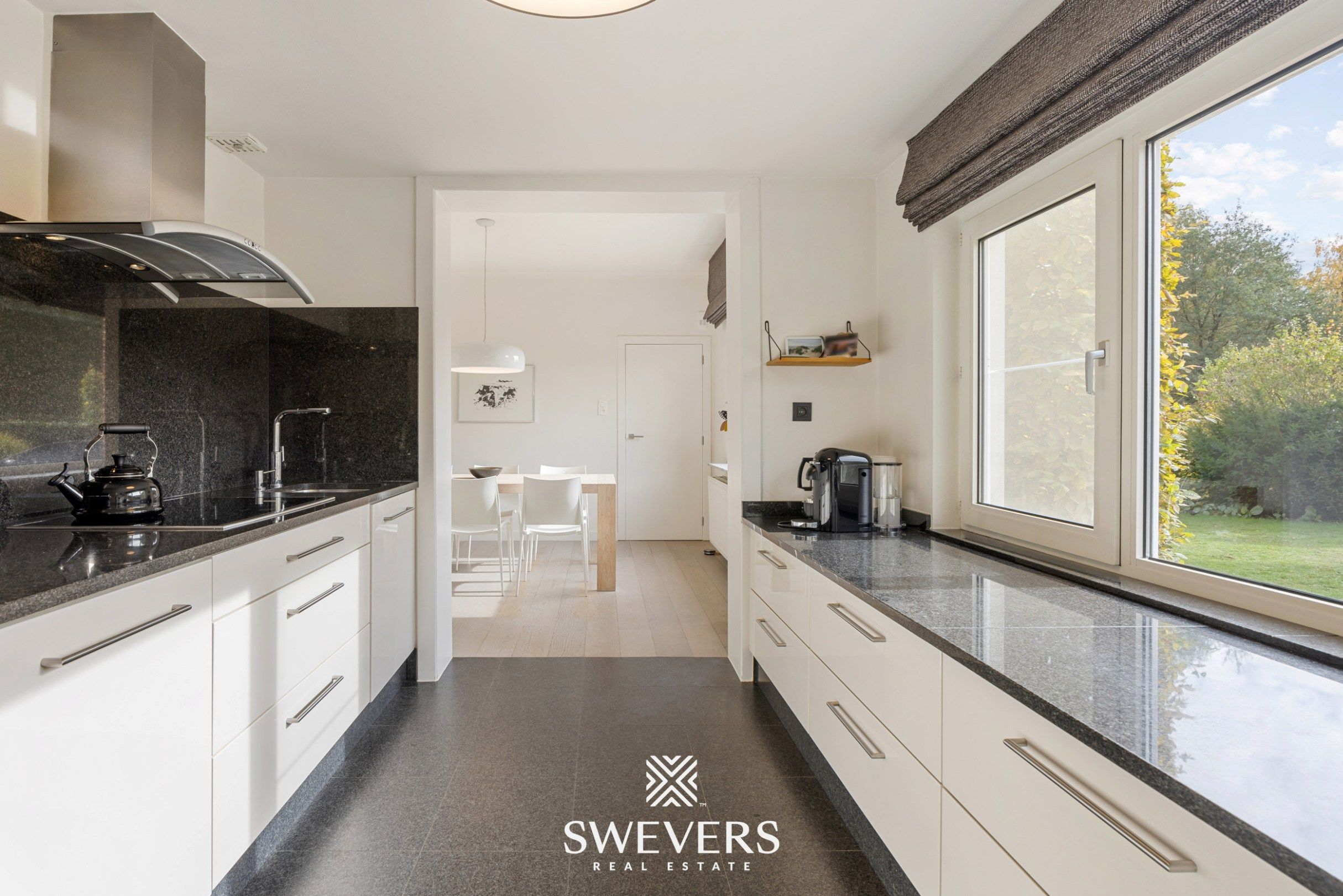 Gerenoveerde woning op 27 are en vergunde stal van 147 m² foto 13