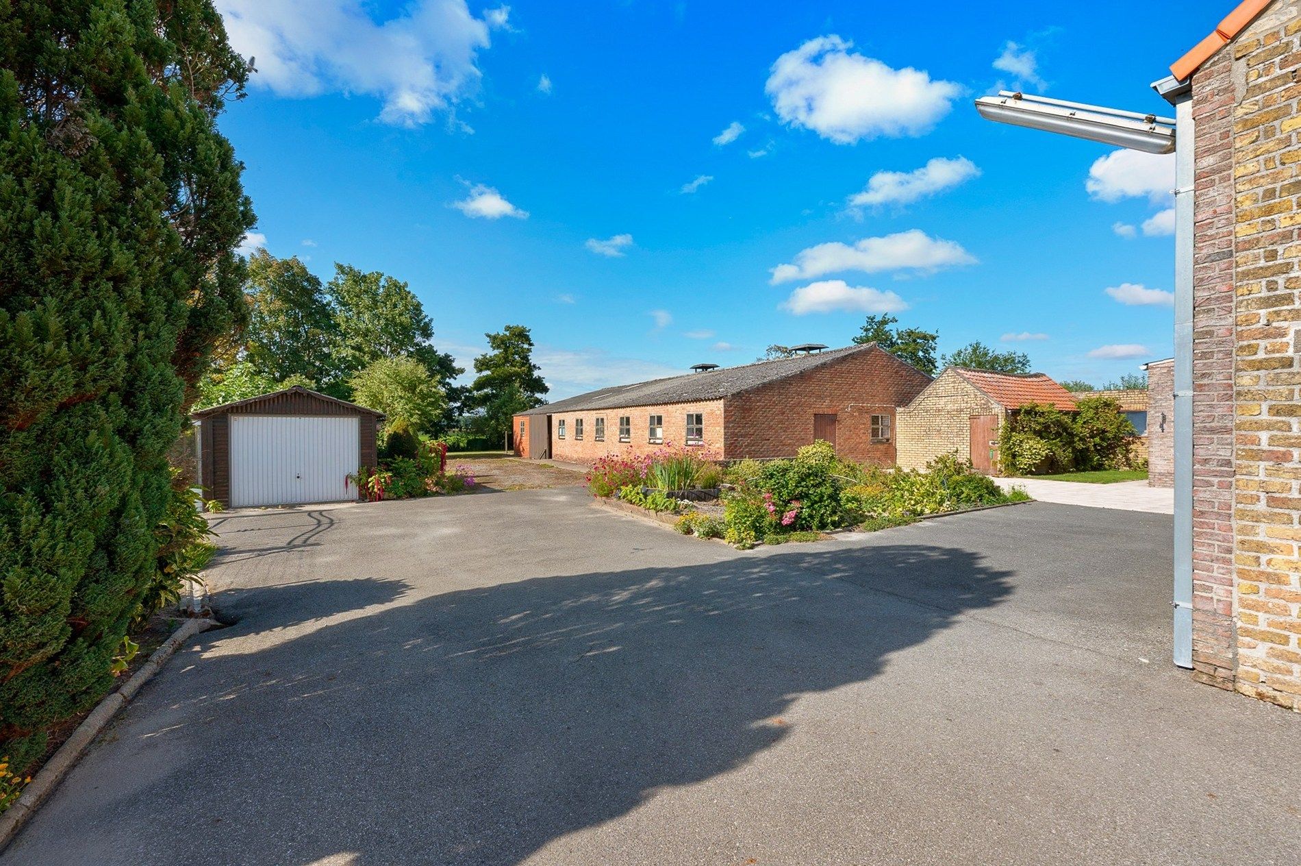 Hoeve schitterend gelegen te Damme foto 8