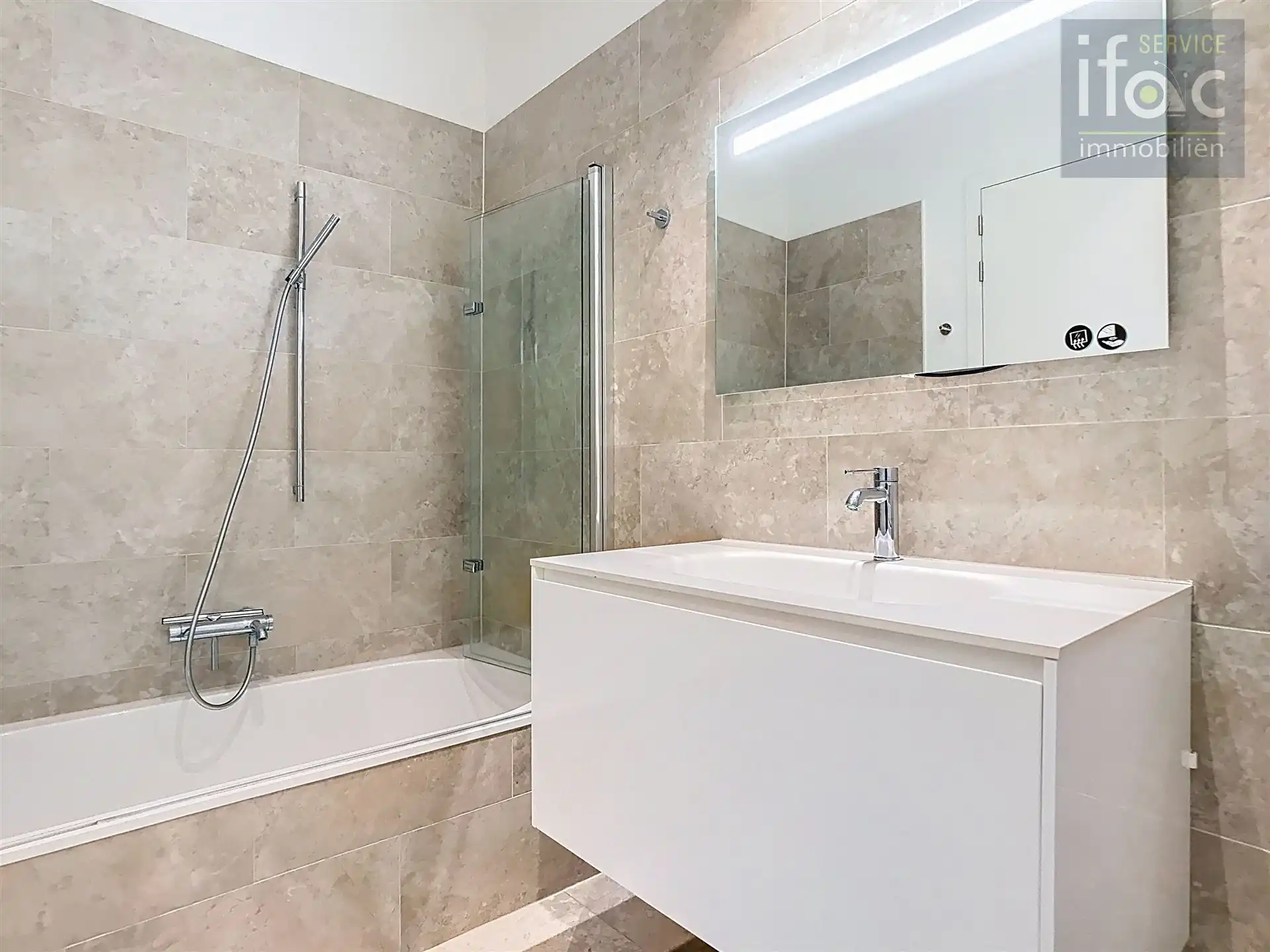 Appartement met groot terras en autostaanplaats in Lindepark foto 15