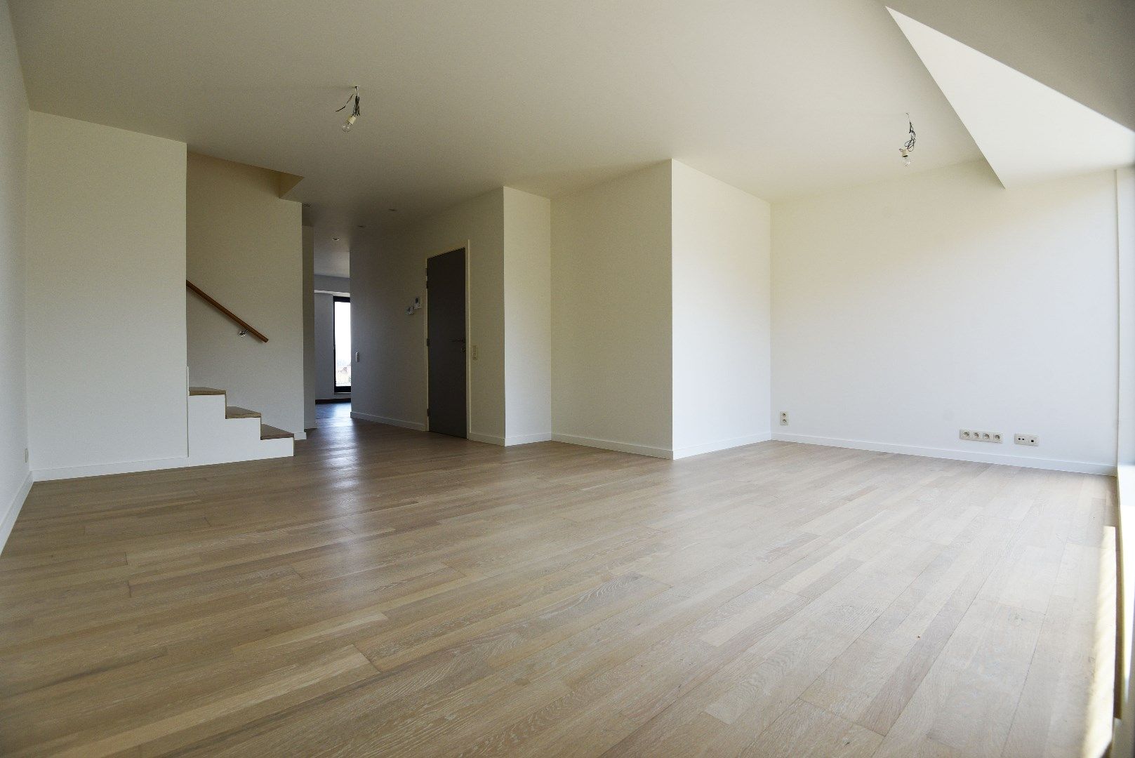 Duplex appartement met 3 slaapkamers en balkon te Adegem Dorp. foto 4