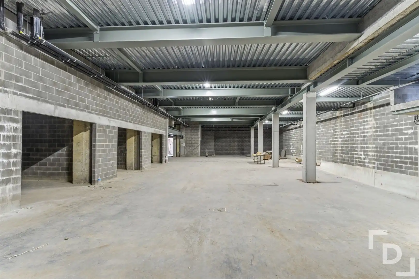 Nieuwbouwappartement met terras en tuin te koop in centrum Ieper. foto 18