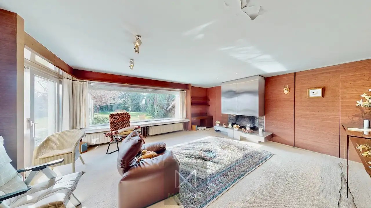 Instapklare gezinswoning met 3 slaapkamers, dubbele garage, ruim atelier en zonnige tuin in Rekkem foto 6