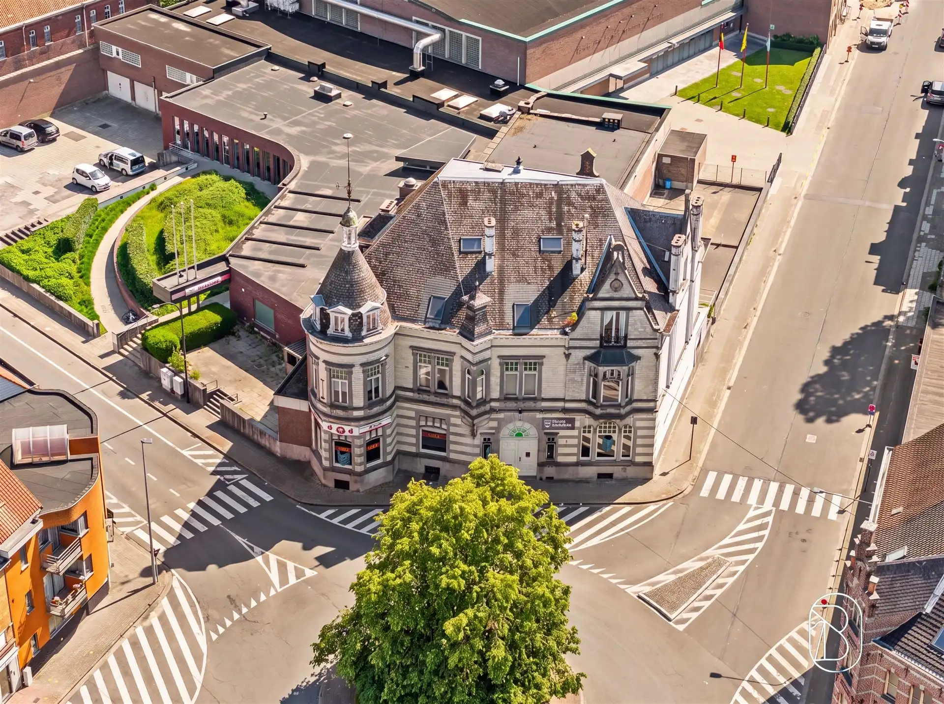 Karaktervolle herenwoning met tal van mogelijkheden! foto 3