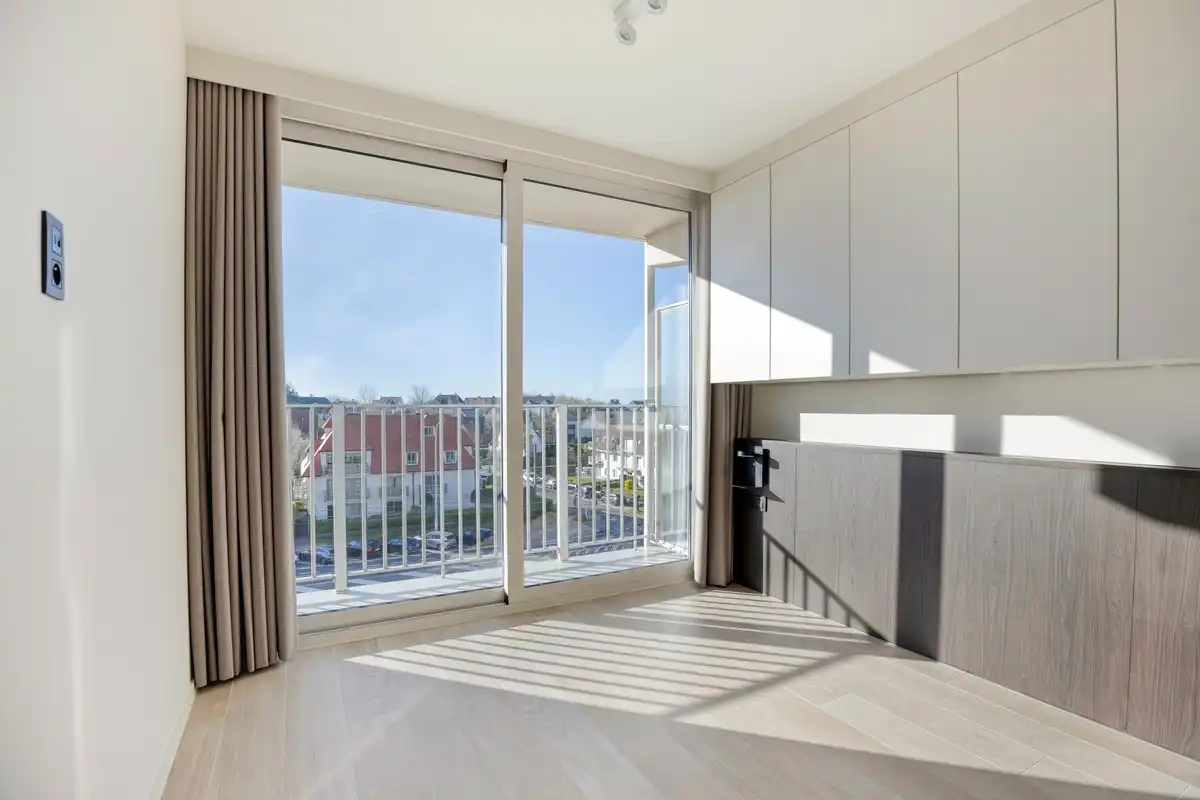 Luxueus gerenoveerd appartement + privé-kelder foto 5