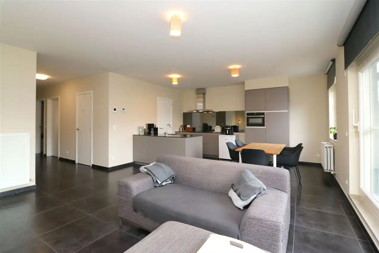 App. met 2 slpk., terras en autostaanplaats, rustig gelegen foto 24